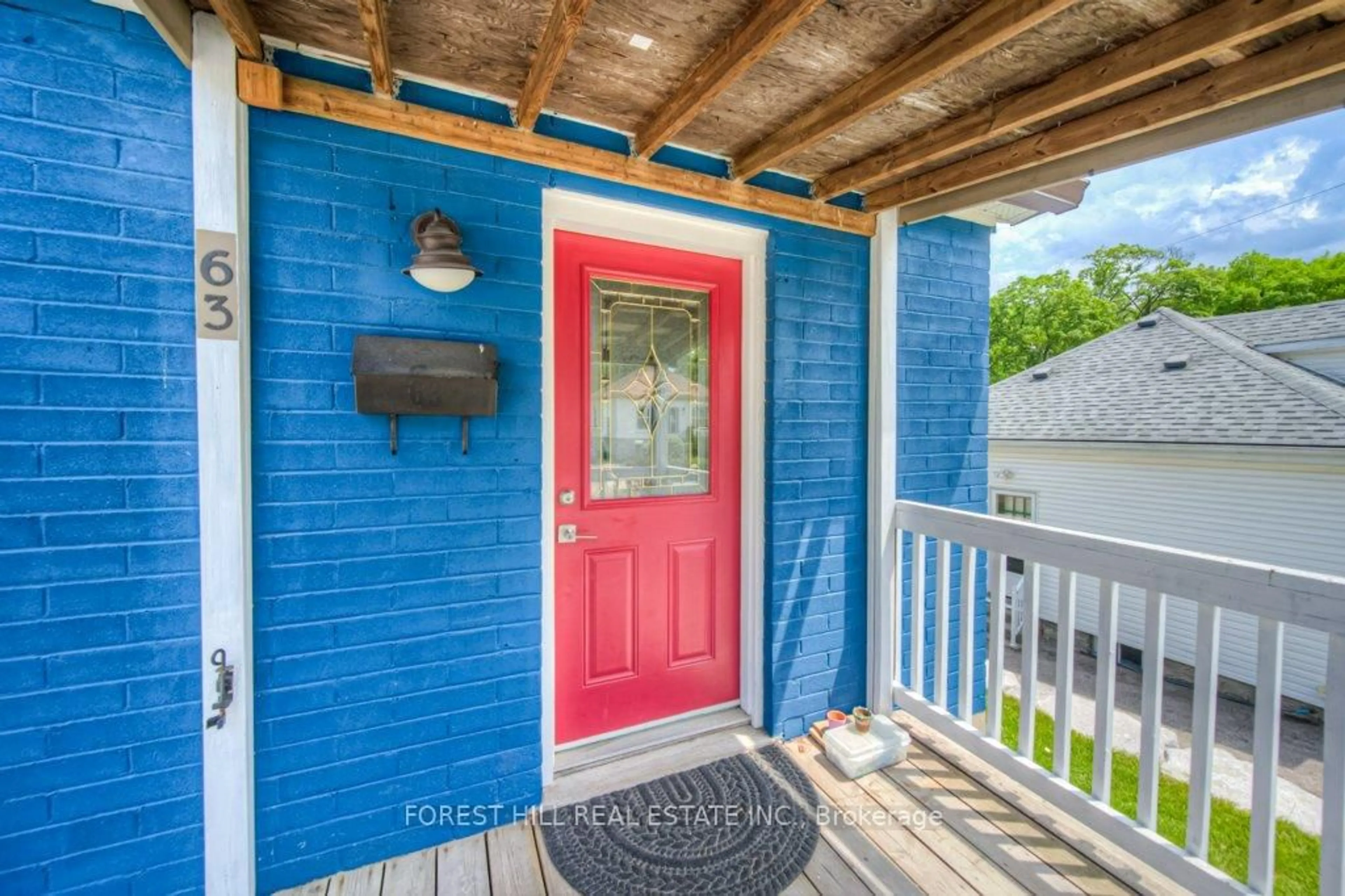 Indoor entryway for 63 Berkley Rd, Cambridge Ontario N1S 3G5