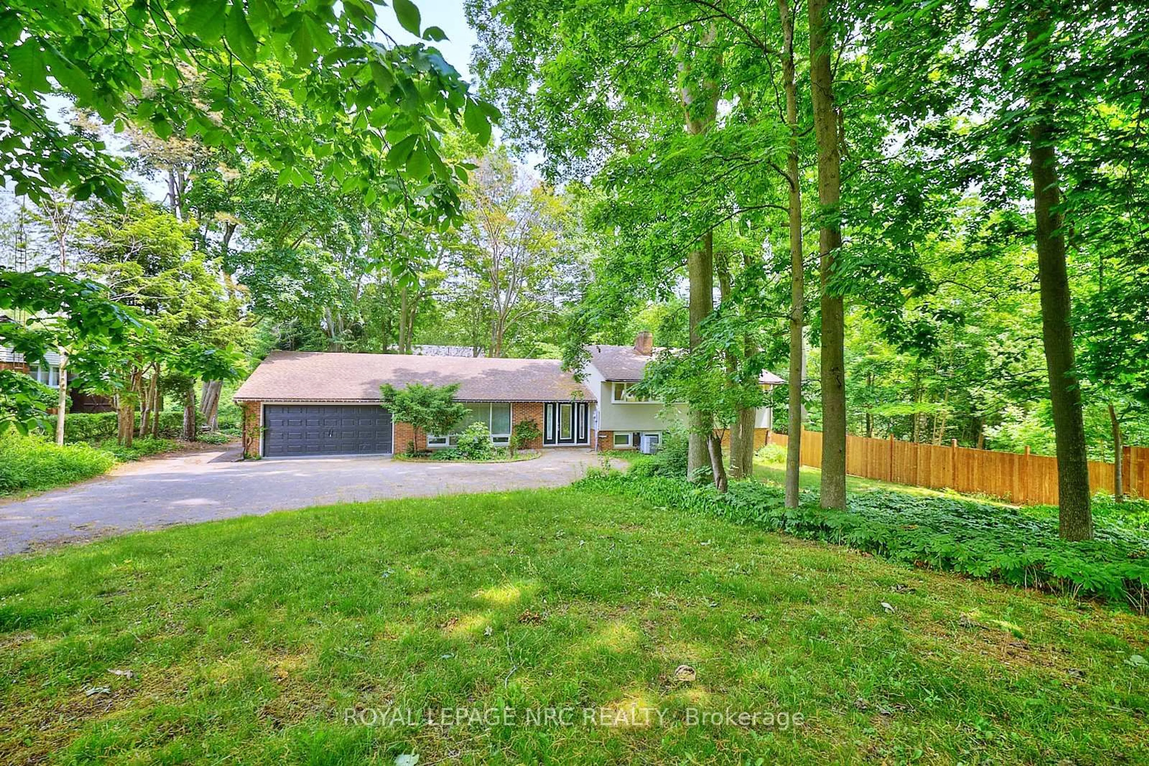 A pic from outside/outdoor area/front of a property/back of a property/a pic from drone, forest/trees view for 1295 Pelham St, Pelham Ontario L0S 1E0