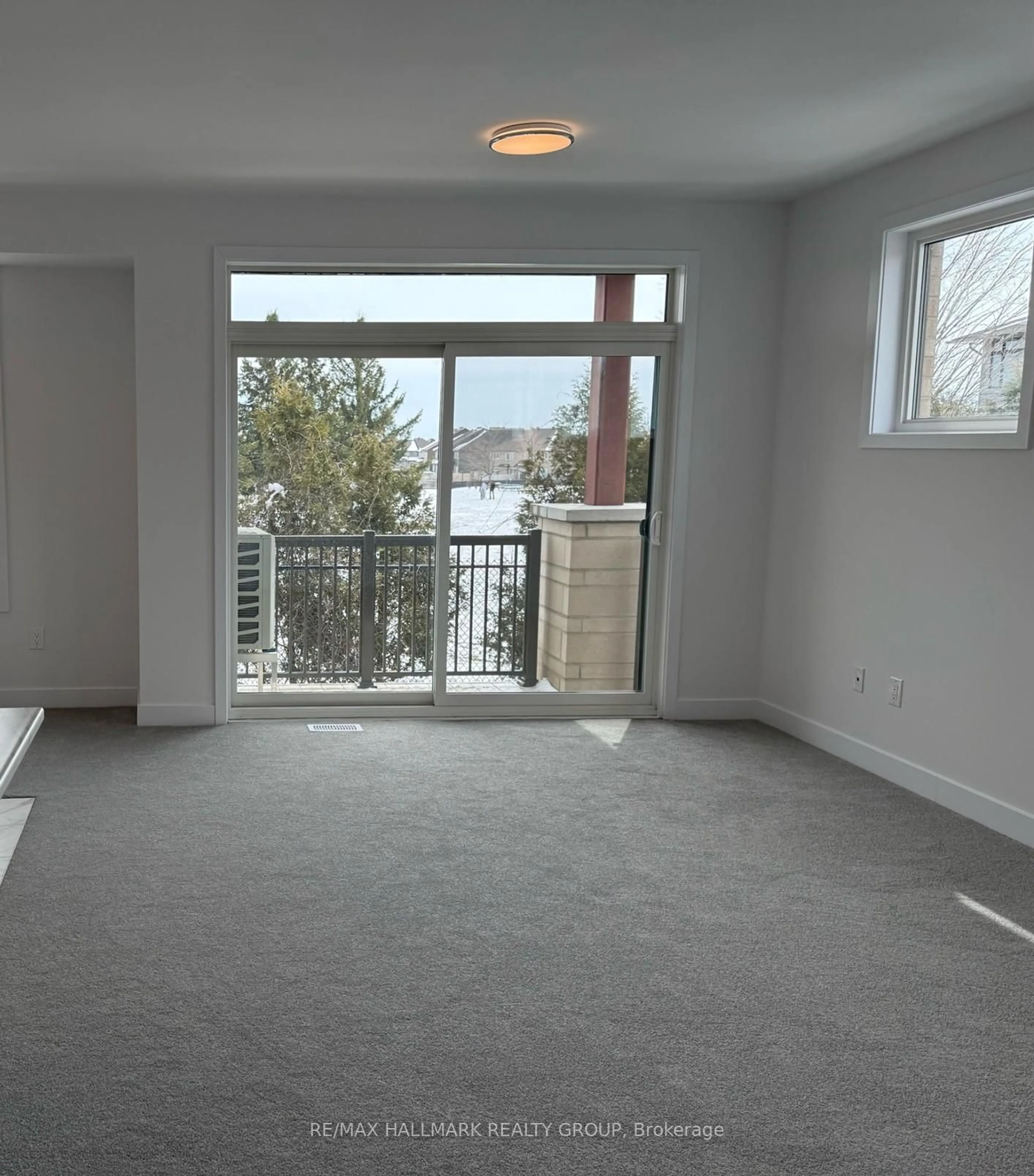 A pic of a room for 1017 Silhouette Private, Ottawa Ontario K2J 2R3