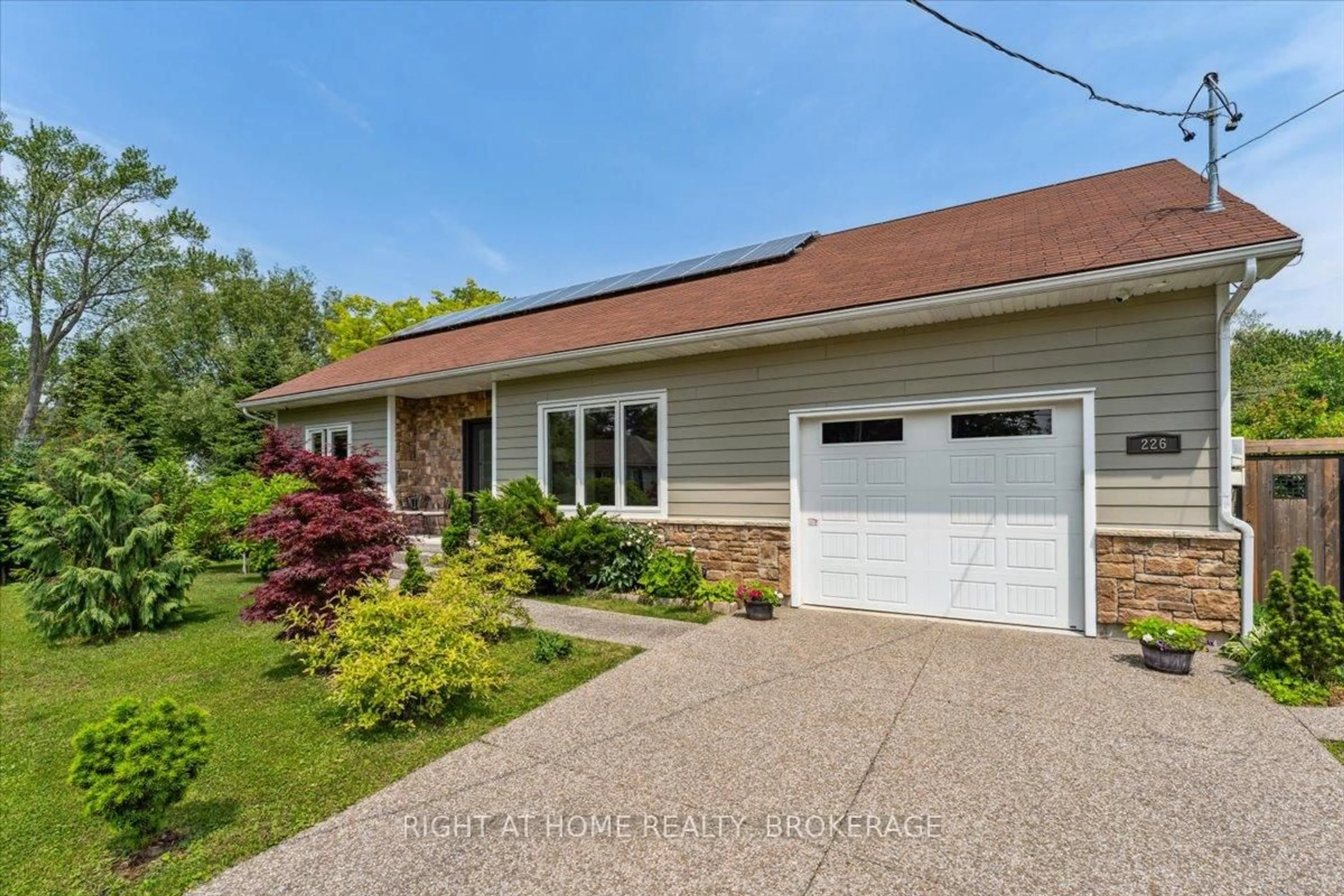 Home with brick exterior material, street for 226 Westwood Ave, Fort Erie Ontario L0S 1B0