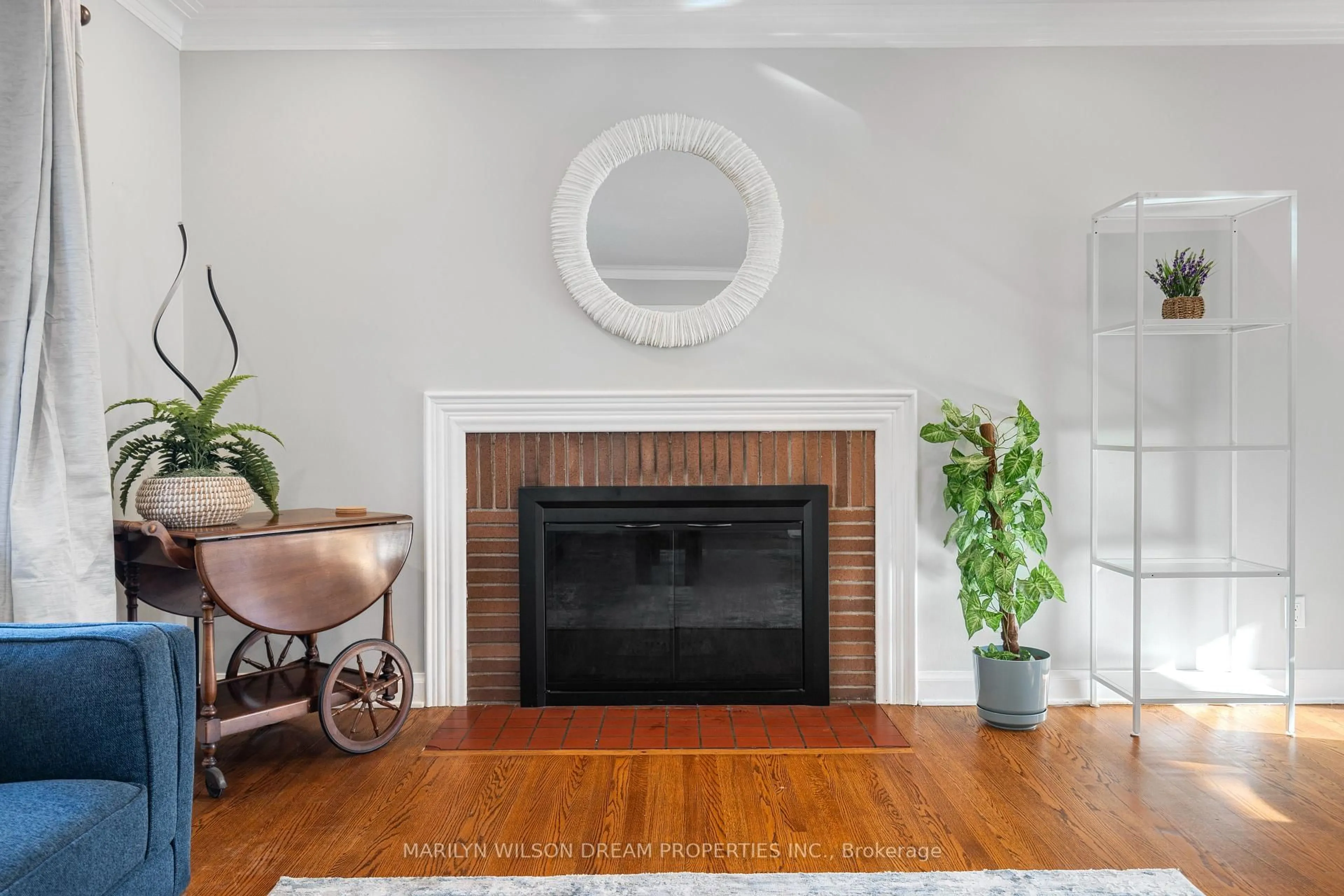 Living room with furniture, unknown for 446 Thessaly Circ, Ottawa Ontario K1H 5W5