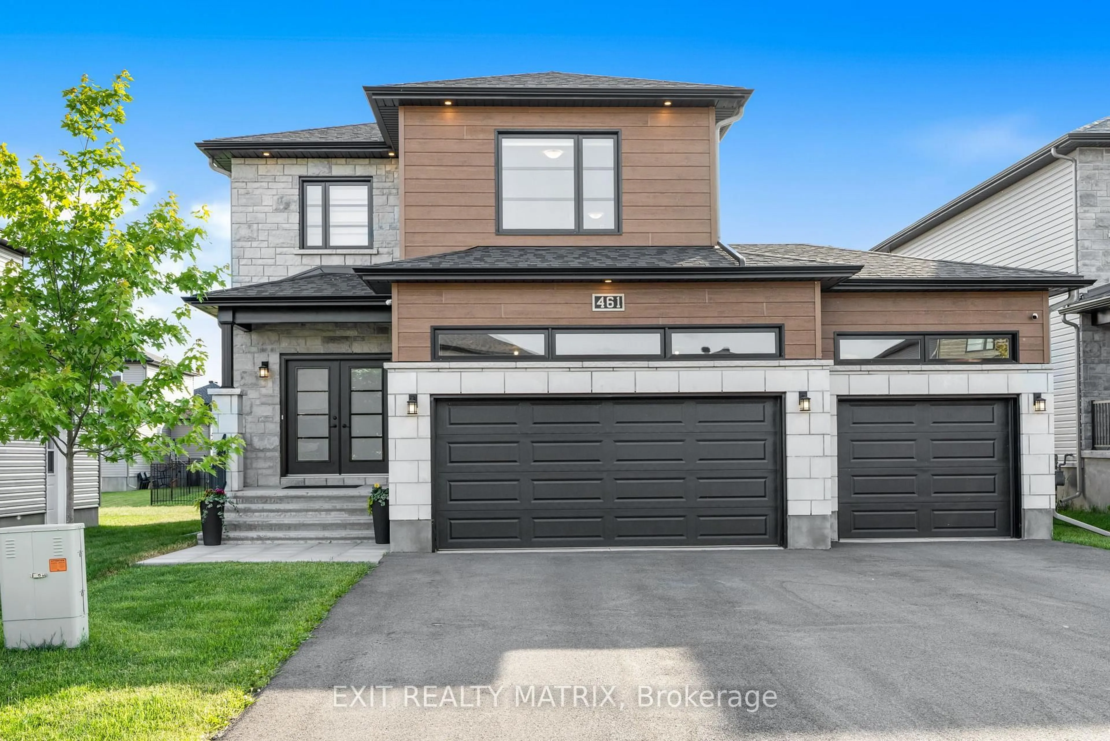Home with brick exterior material, street for 461 Aurora St, Russell Ontario K4R 0L3