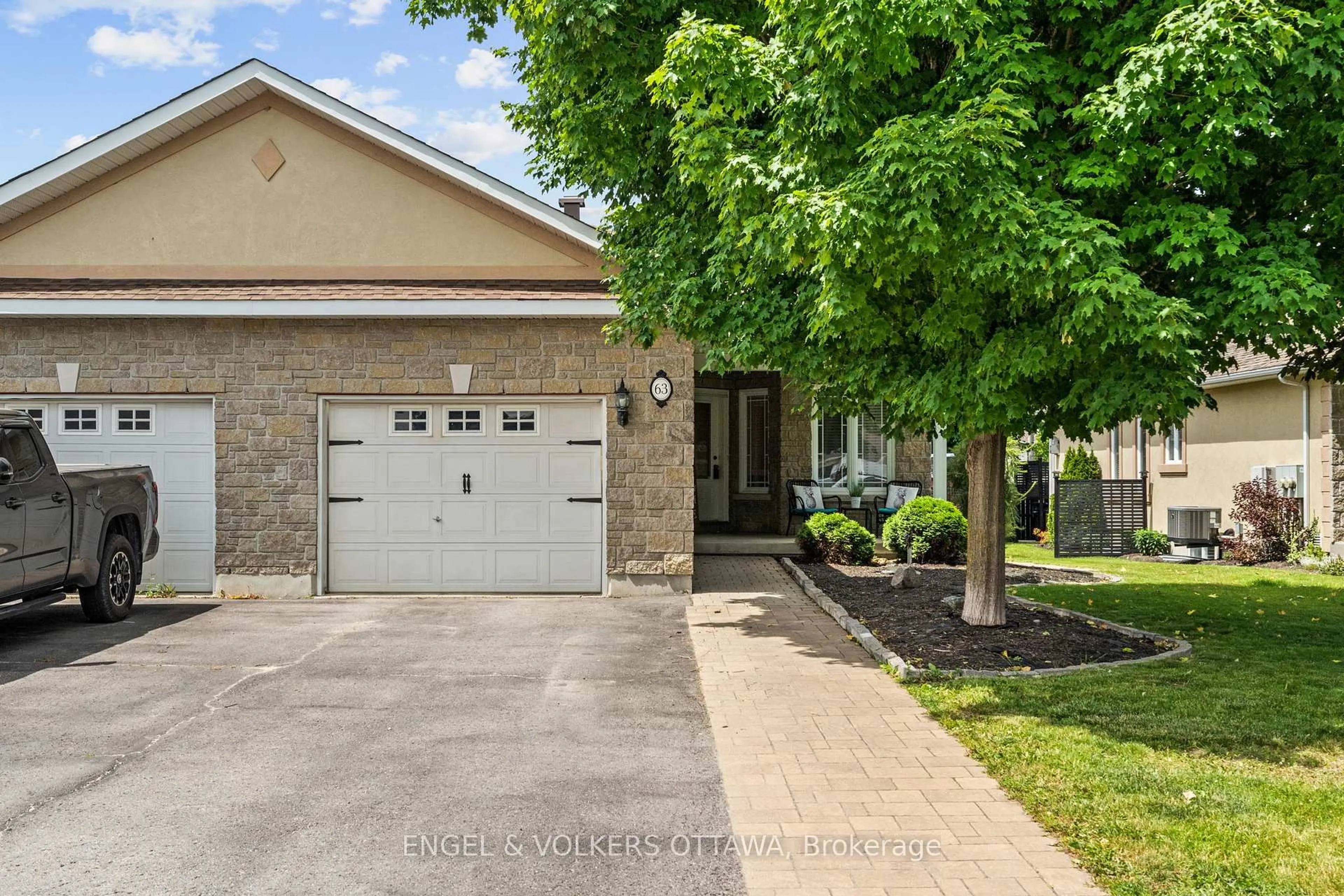 Unknown for 63 La Croisee St, Russell Ontario K0A 1W0