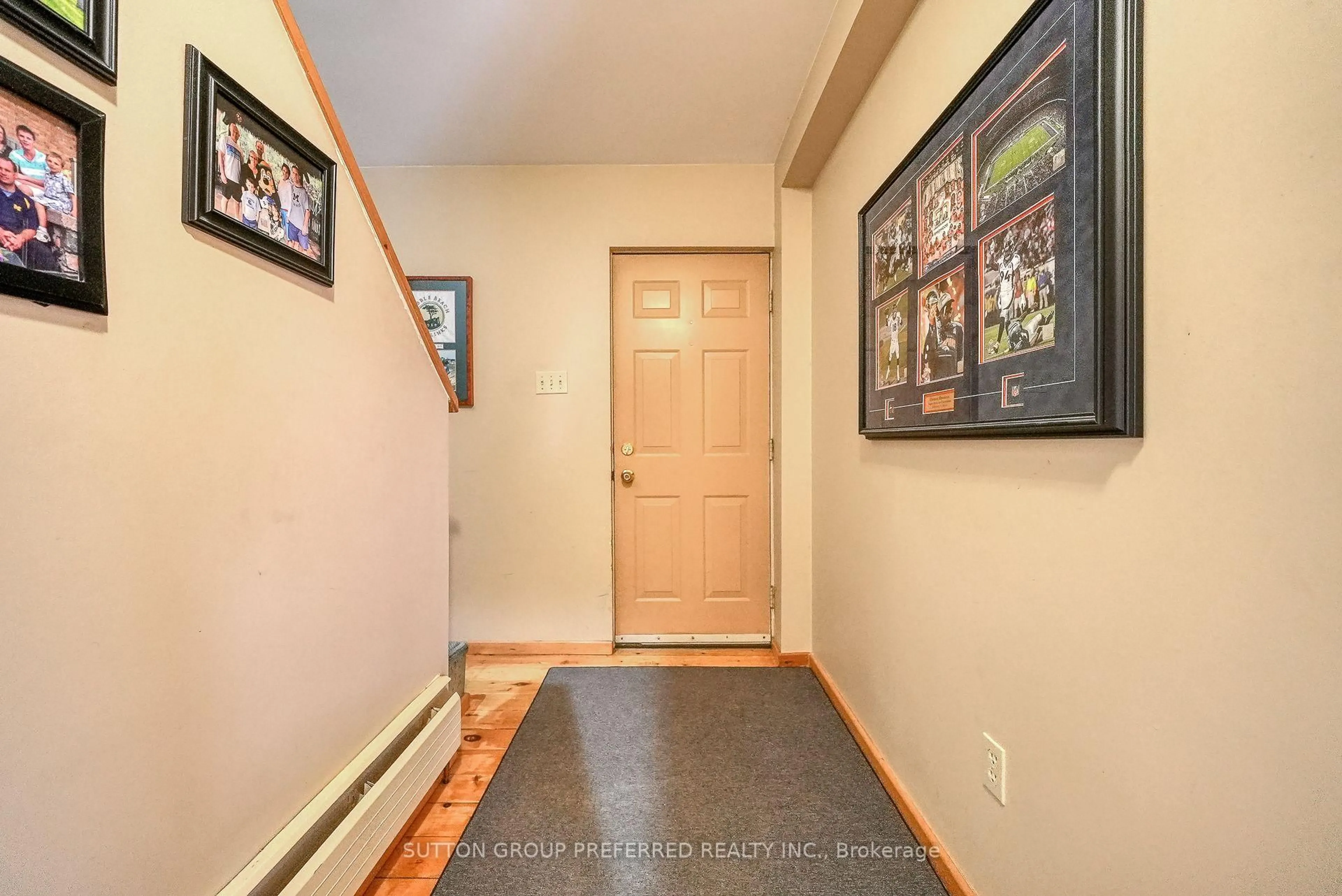 Indoor entryway for 230 Blandford St, East Zorra-Tavistock Ontario N0J 1M0