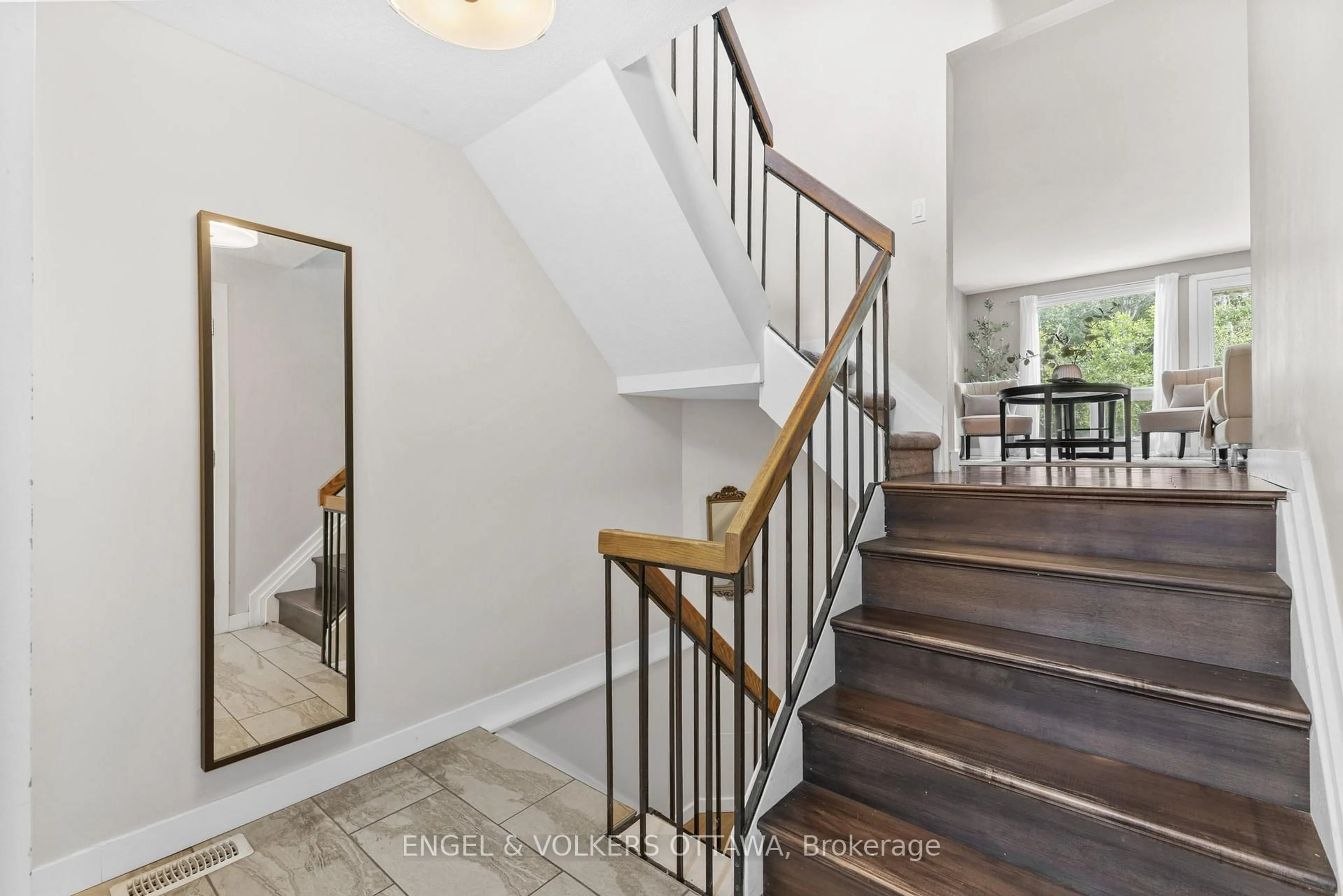 Unknown for 42D Benlea Dr, Ottawa Ontario K2G 4A9