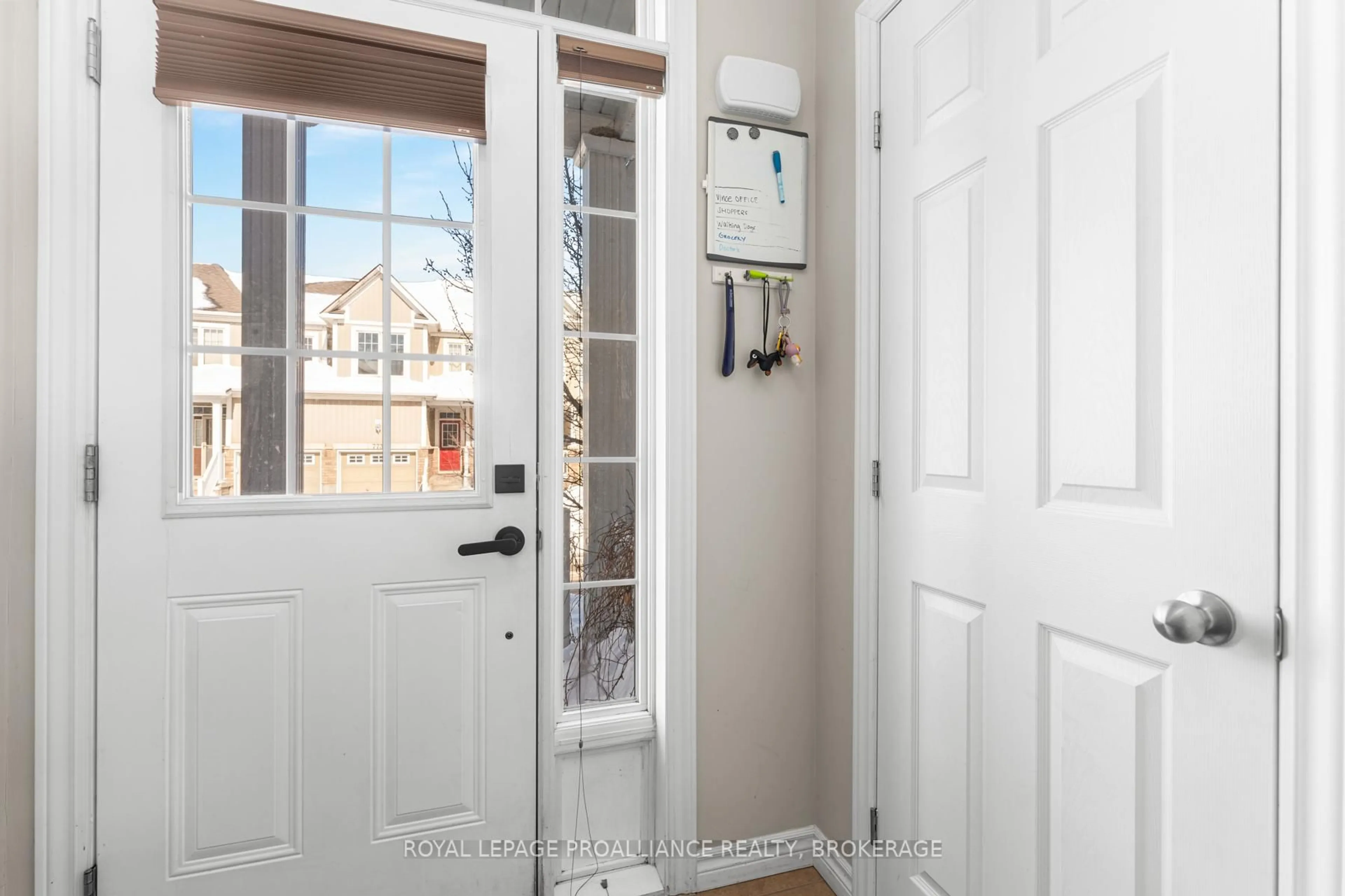 Indoor entryway for 772 Newmarket Lane, Kingston Ontario K7K 0C8