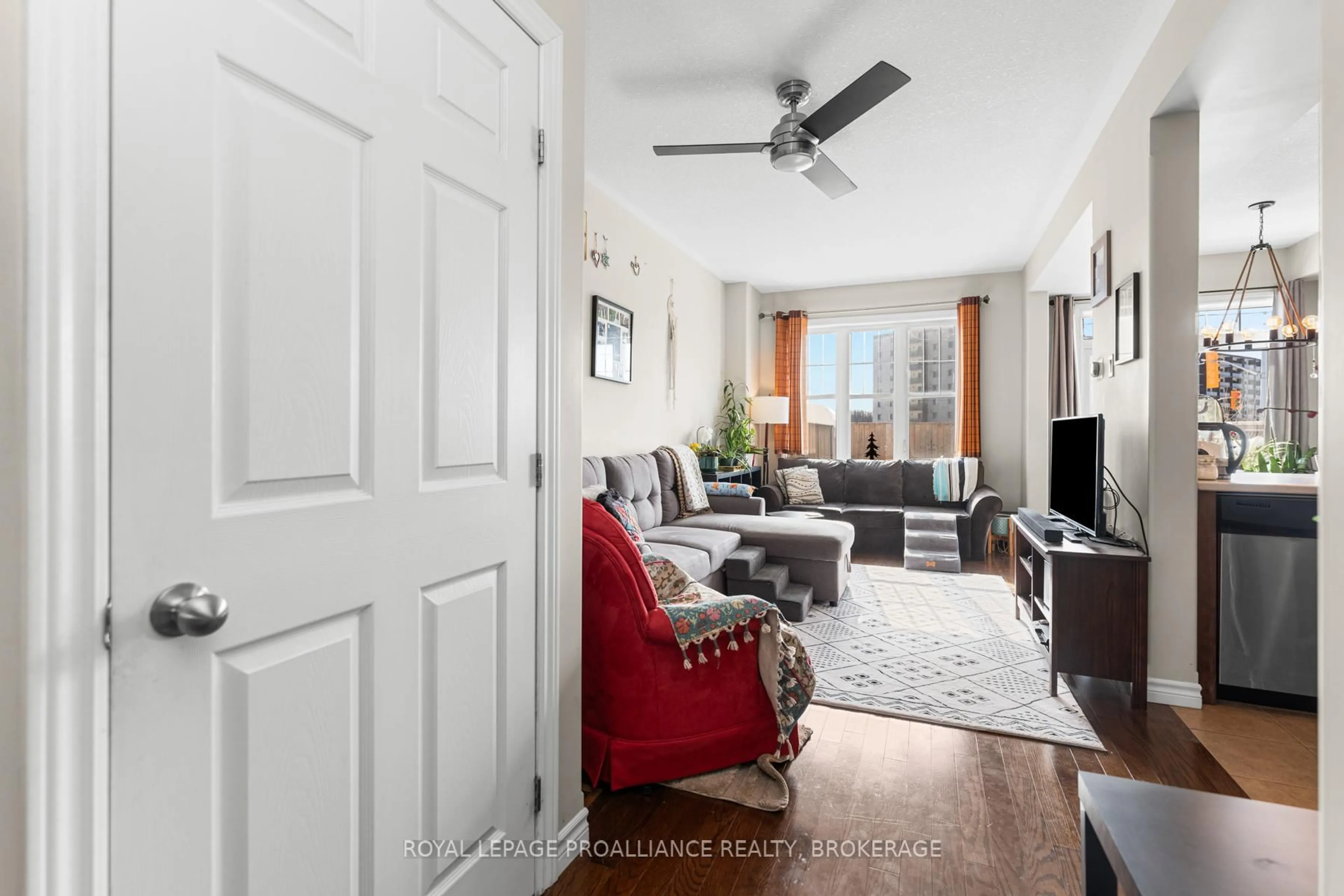 Living room with furniture, unknown for 772 Newmarket Lane, Kingston Ontario K7K 0C8