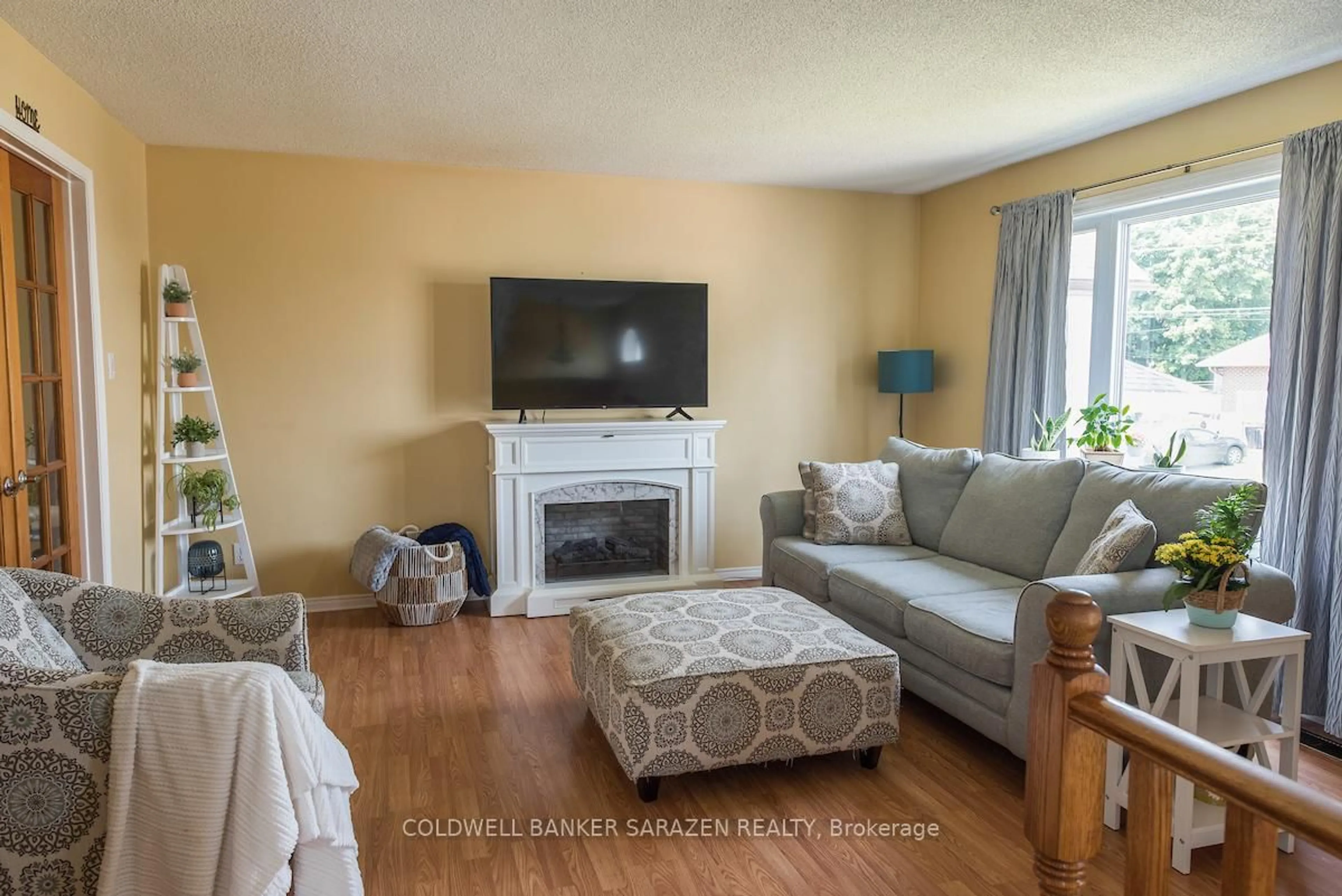 Living room with furniture, unknown for 28 Landrigan St, Arnprior Ontario K7S 2S6