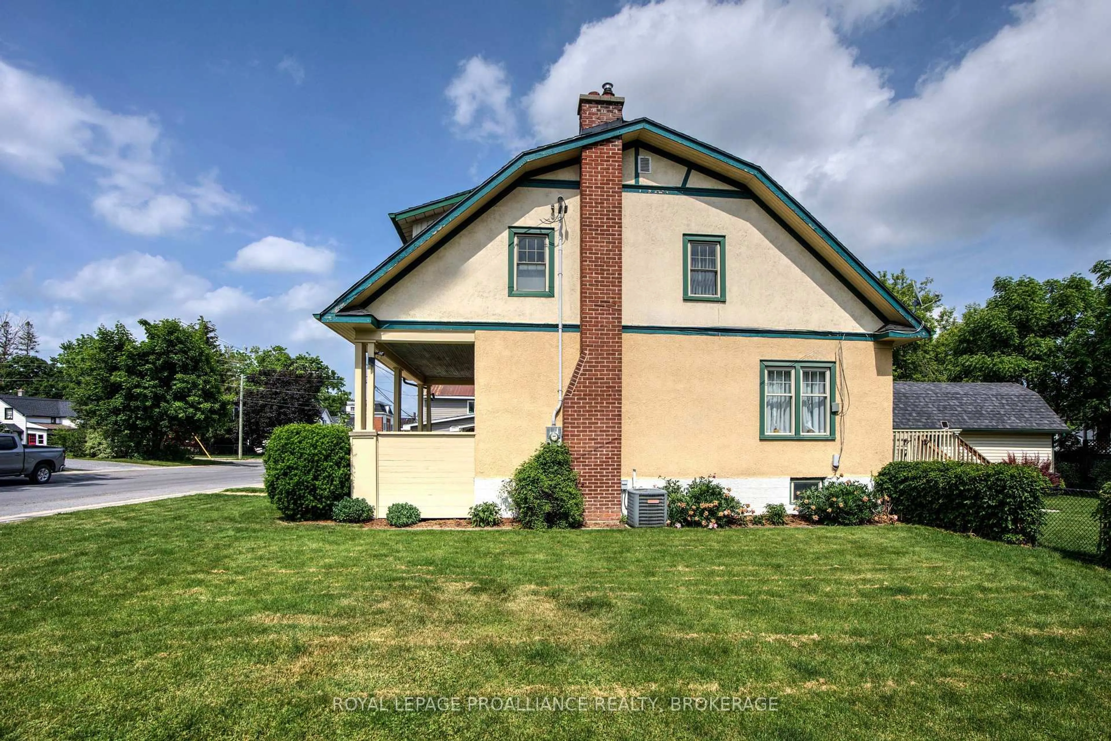 Unknown for 12 Thomas St, Greater Napanee Ontario K7R 2G7