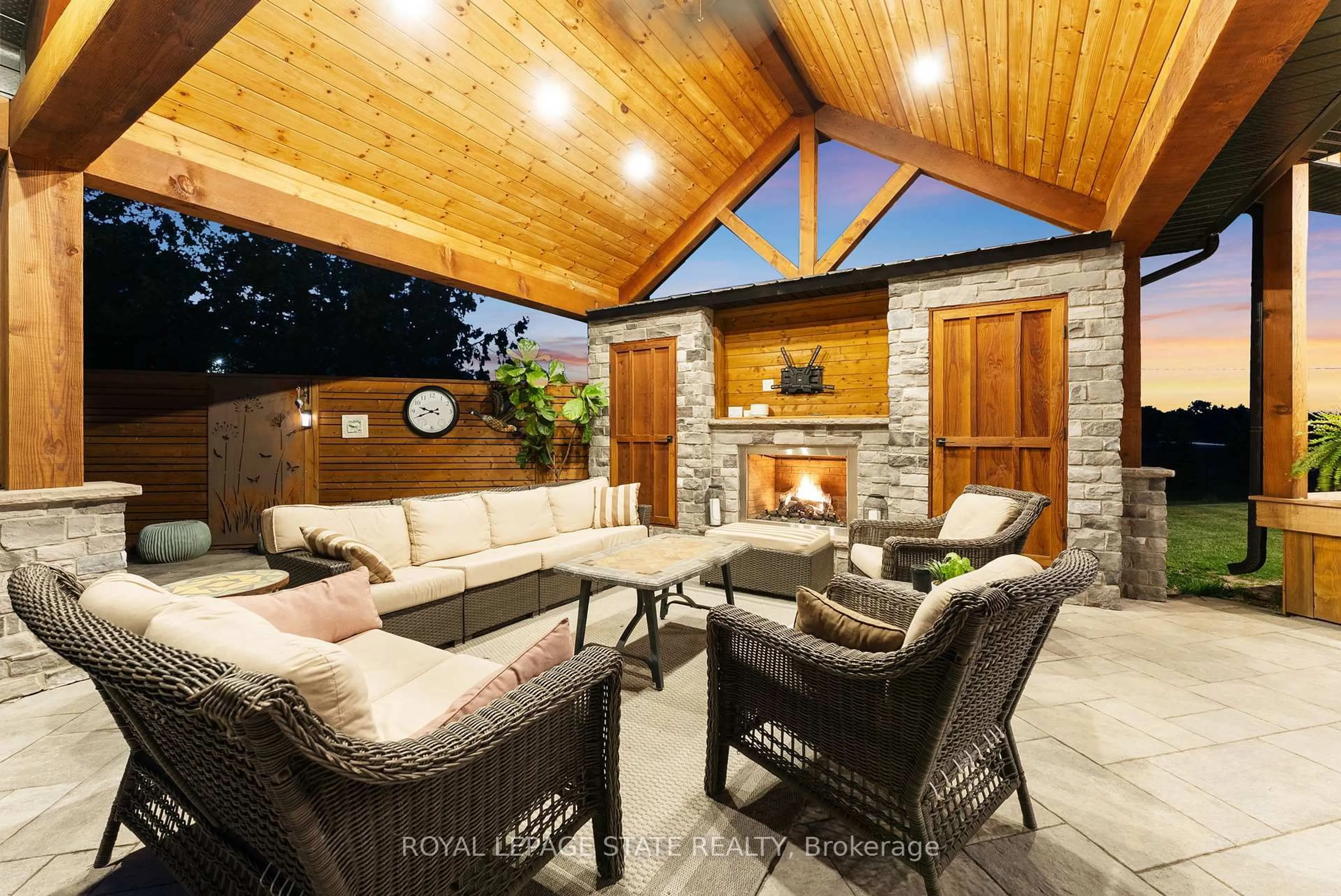 Patio, unknown for 6251 Walkers Rd, Hamilton Ontario L0R 1W0