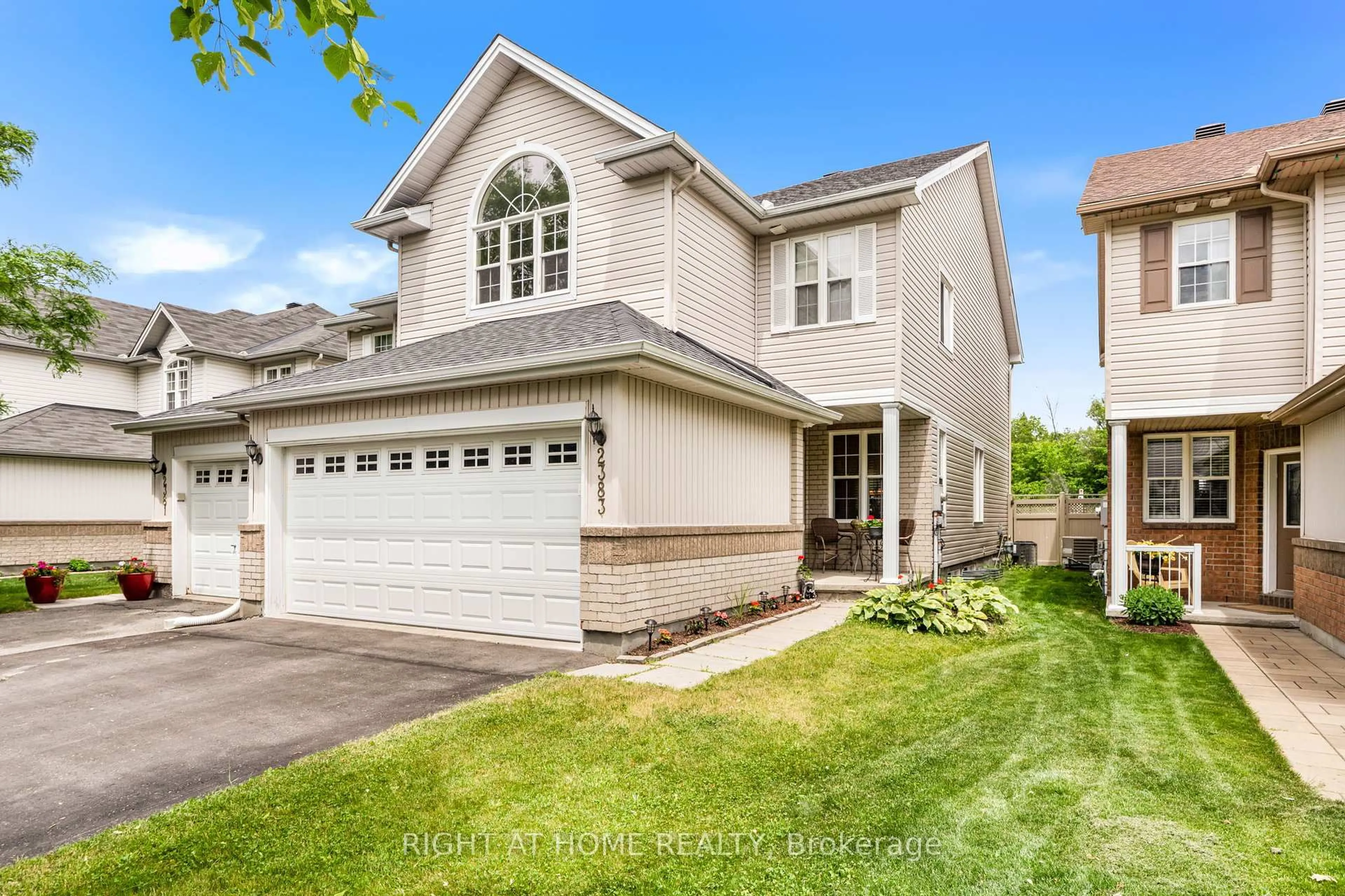 Unknown for 2383 Glandriel Cres, Ottawa Ontario K4A 4T1