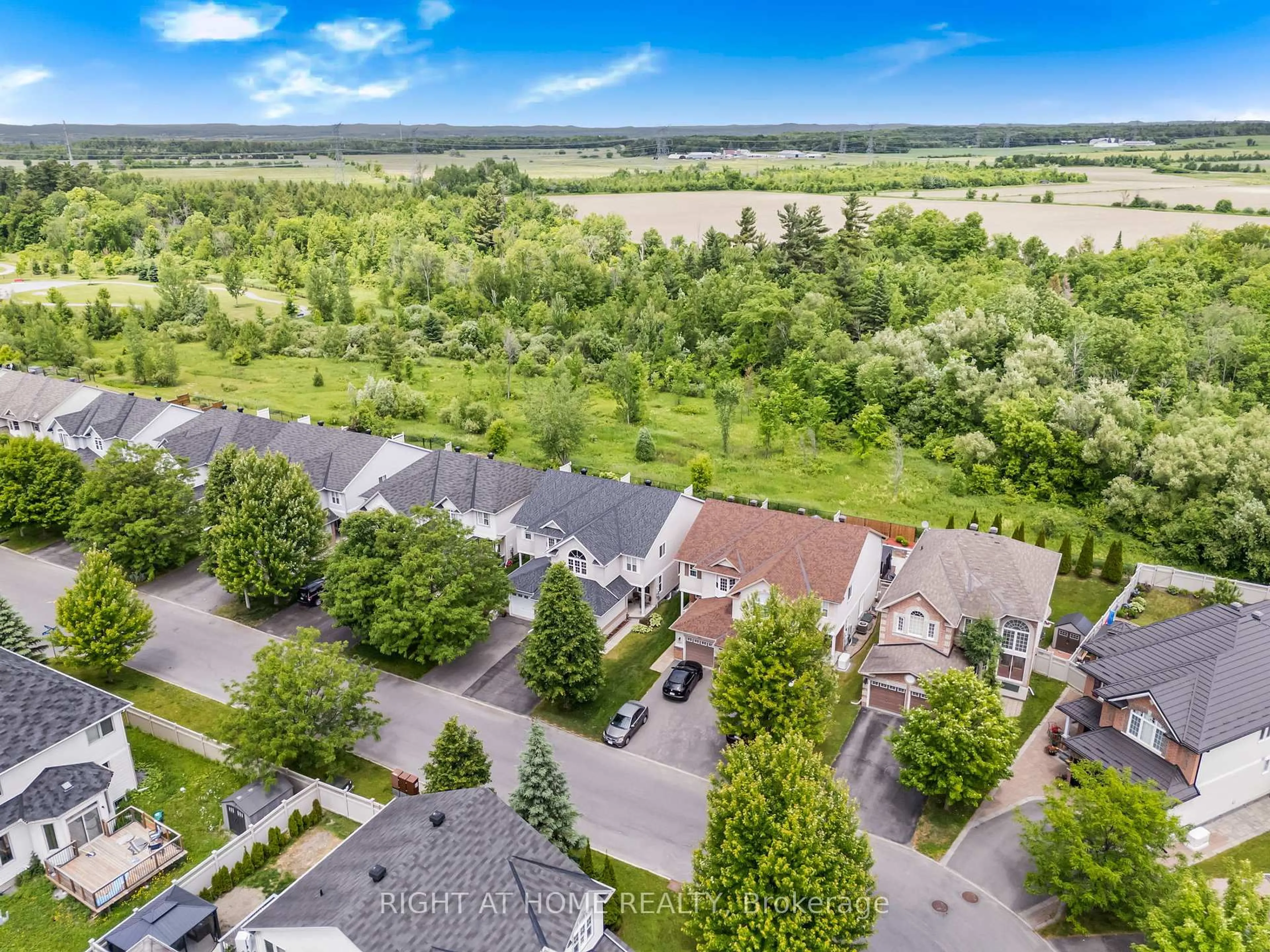 A pic from outside/outdoor area/front of a property/back of a property/a pic from drone, unknown for 2383 Glandriel Cres, Ottawa Ontario K4A 4T1