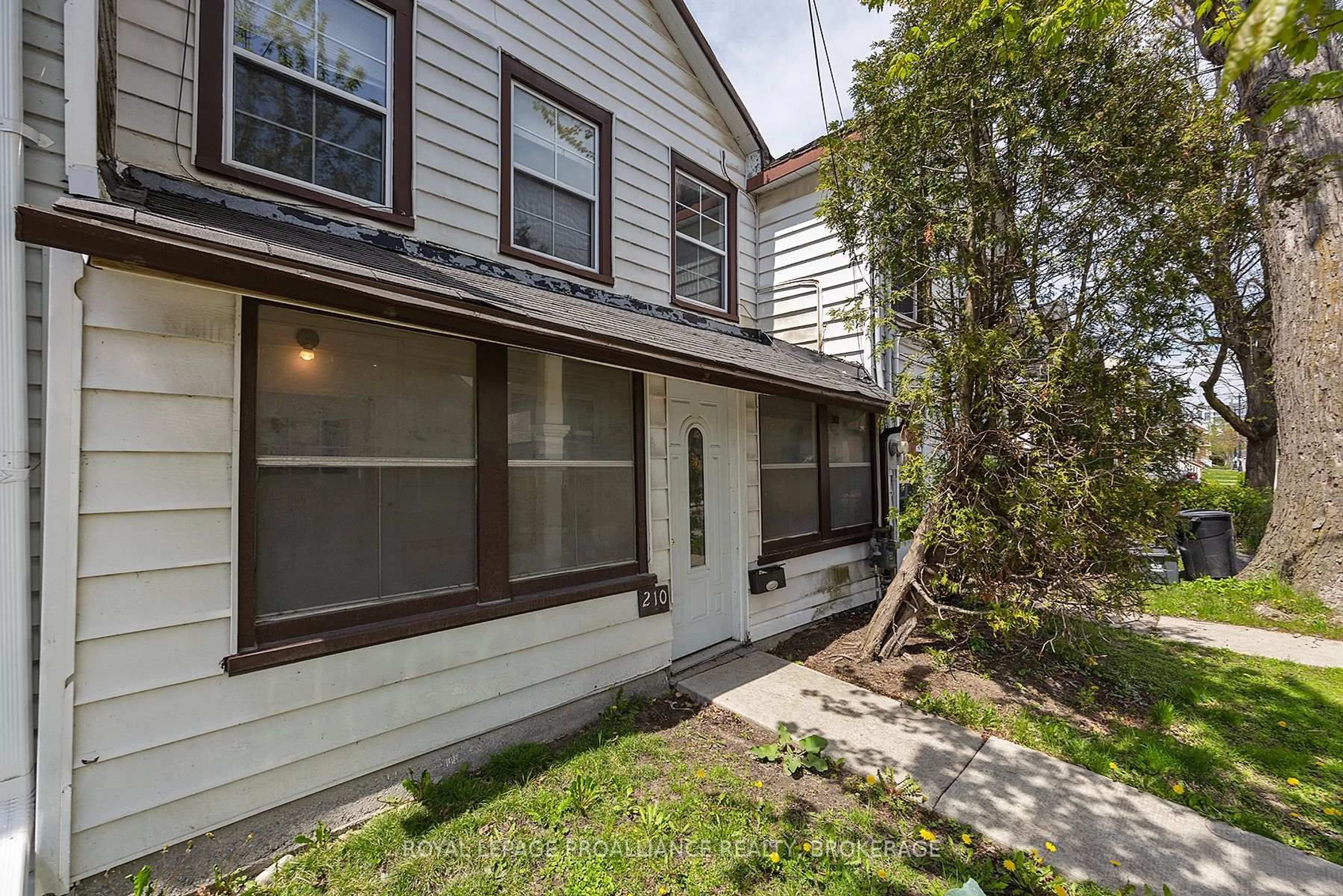 Patio, street for 210-212 University Ave, Kingston Ontario K7L 3P6