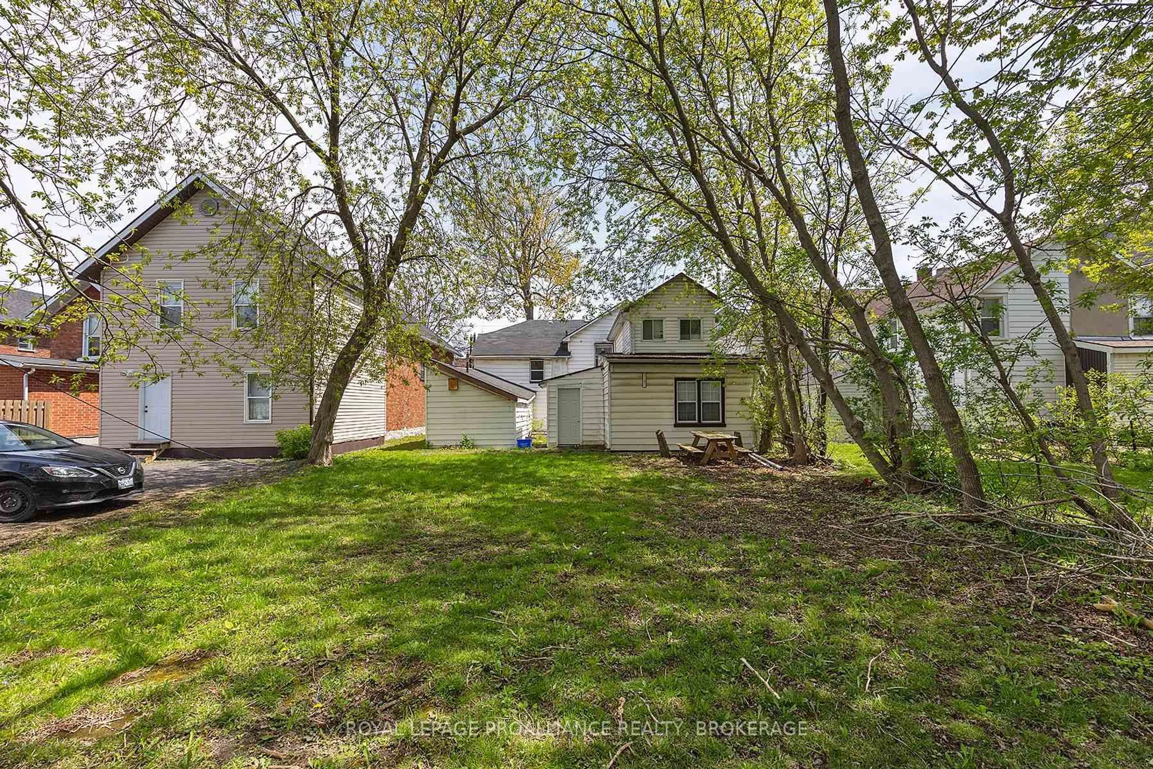 A pic from outside/outdoor area/front of a property/back of a property/a pic from drone, street for 210-212 University Ave, Kingston Ontario K7L 3P6