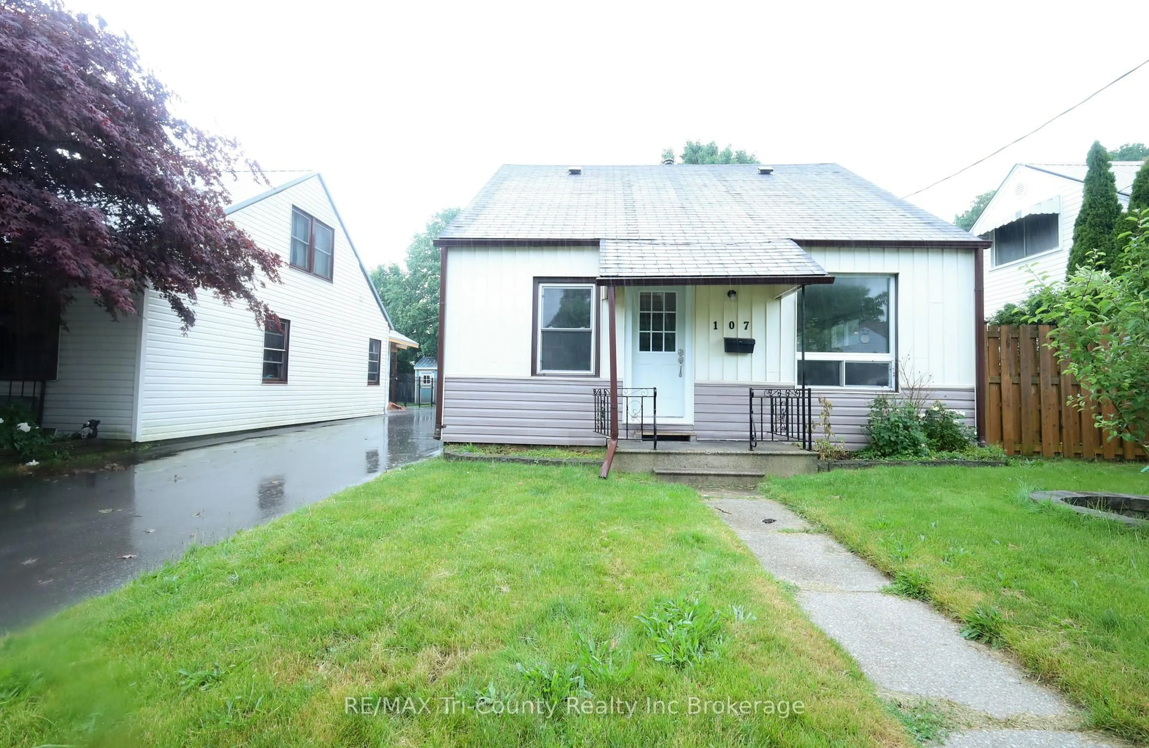 Unknown for 107 Sanders St, London East Ontario N5Z 2S5