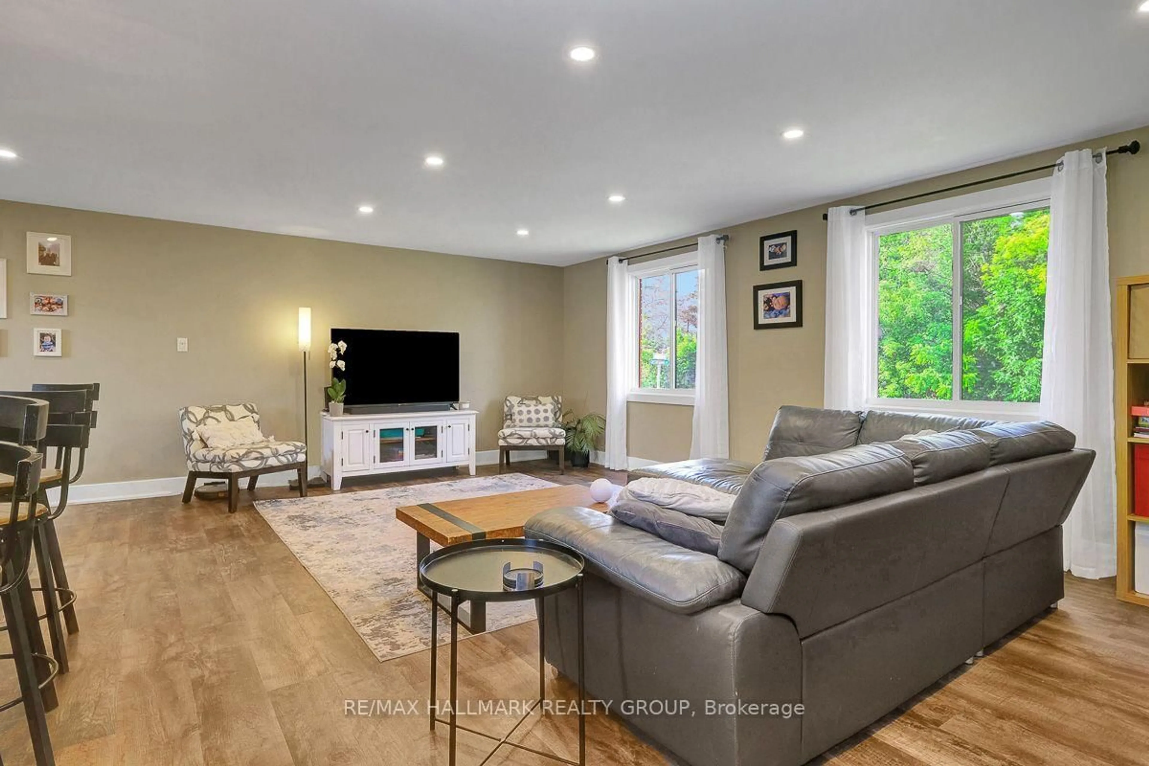 Living room with furniture, unknown for 510 James St, North Grenville Ontario K0G 1J0