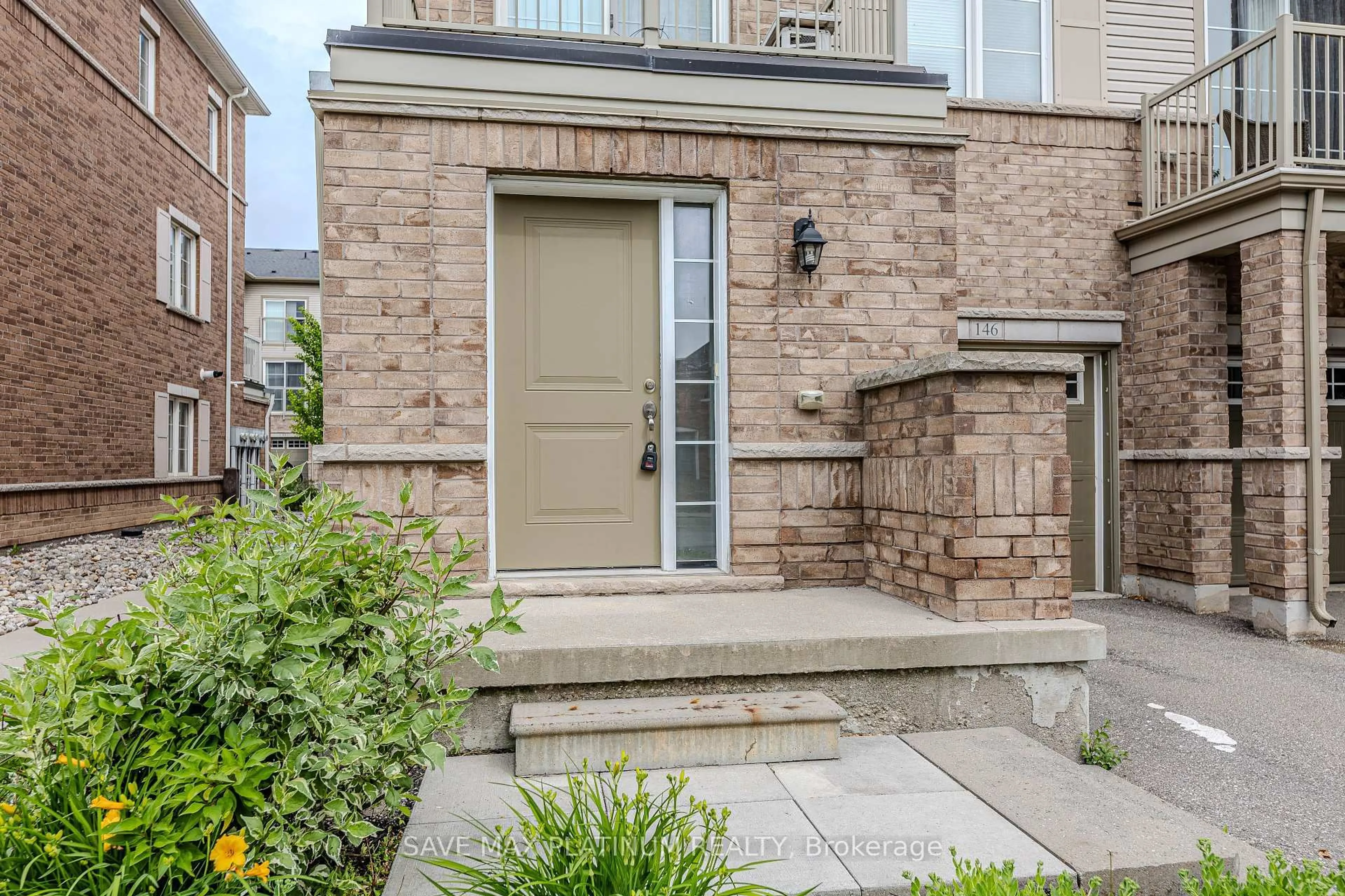 Unknown for 18 Gardenia Crt, Hamilton Ontario L8K 3X6