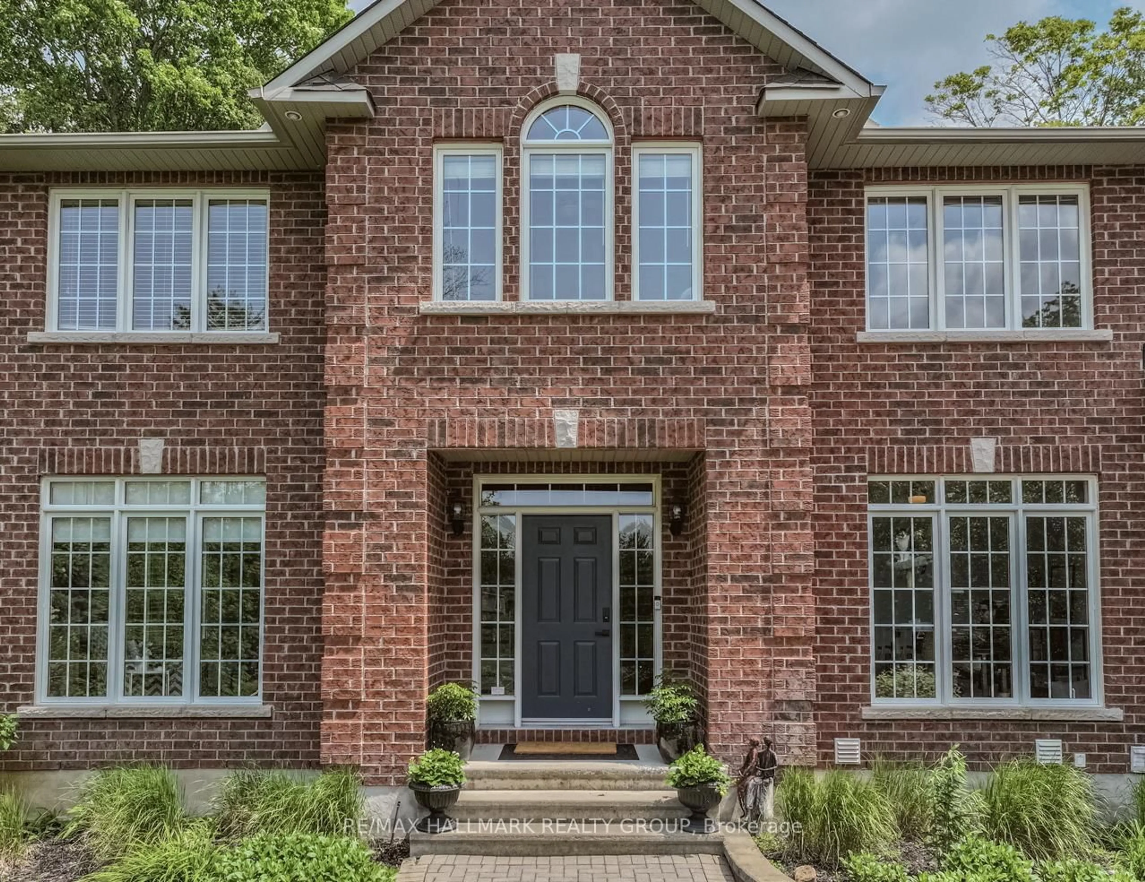 Home with brick exterior material, street for 1431 Duchess Cres, Ottawa Ontario K4M 1K2