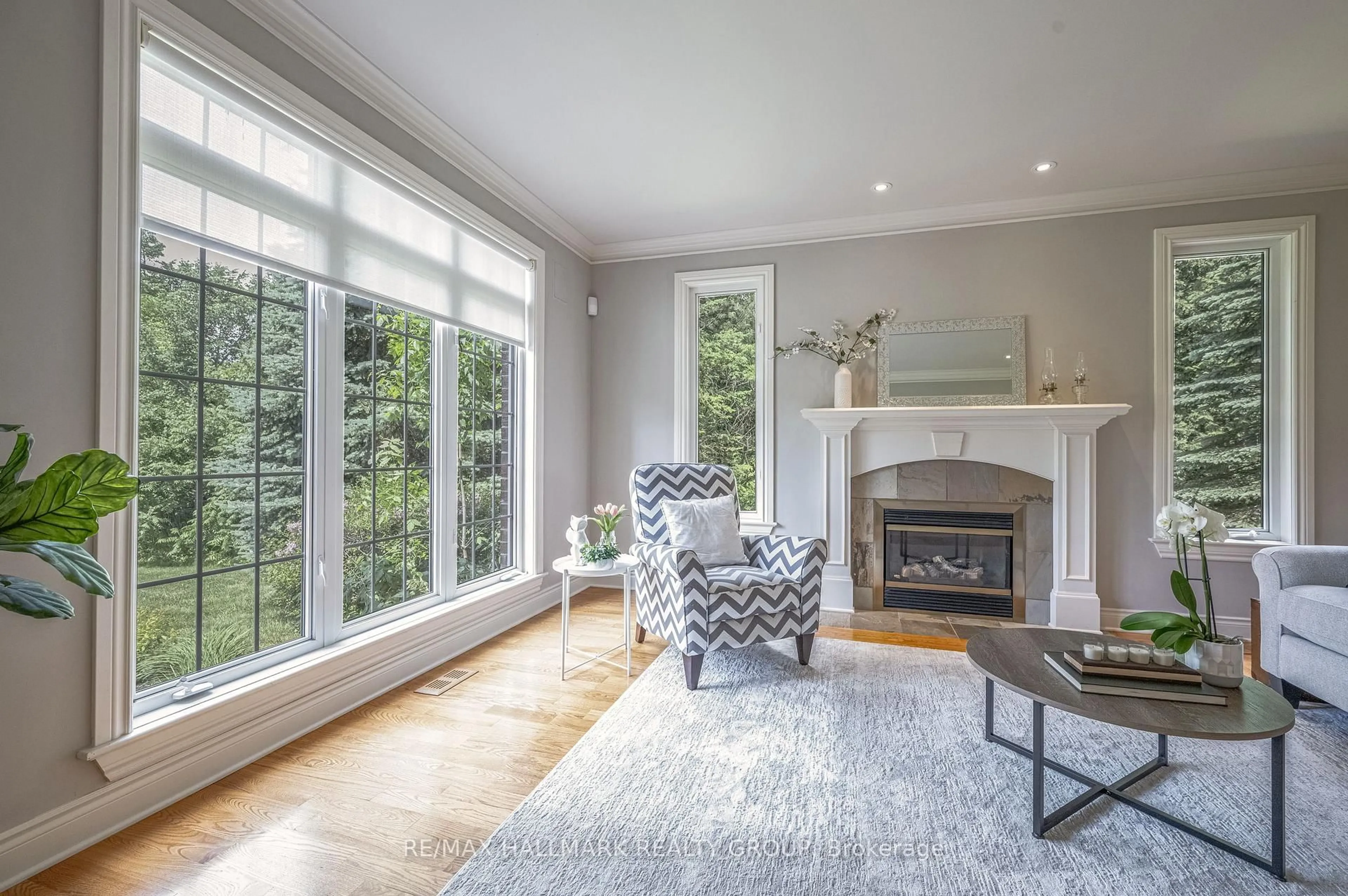 Living room with furniture, unknown for 1431 Duchess Cres, Ottawa Ontario K4M 1K2