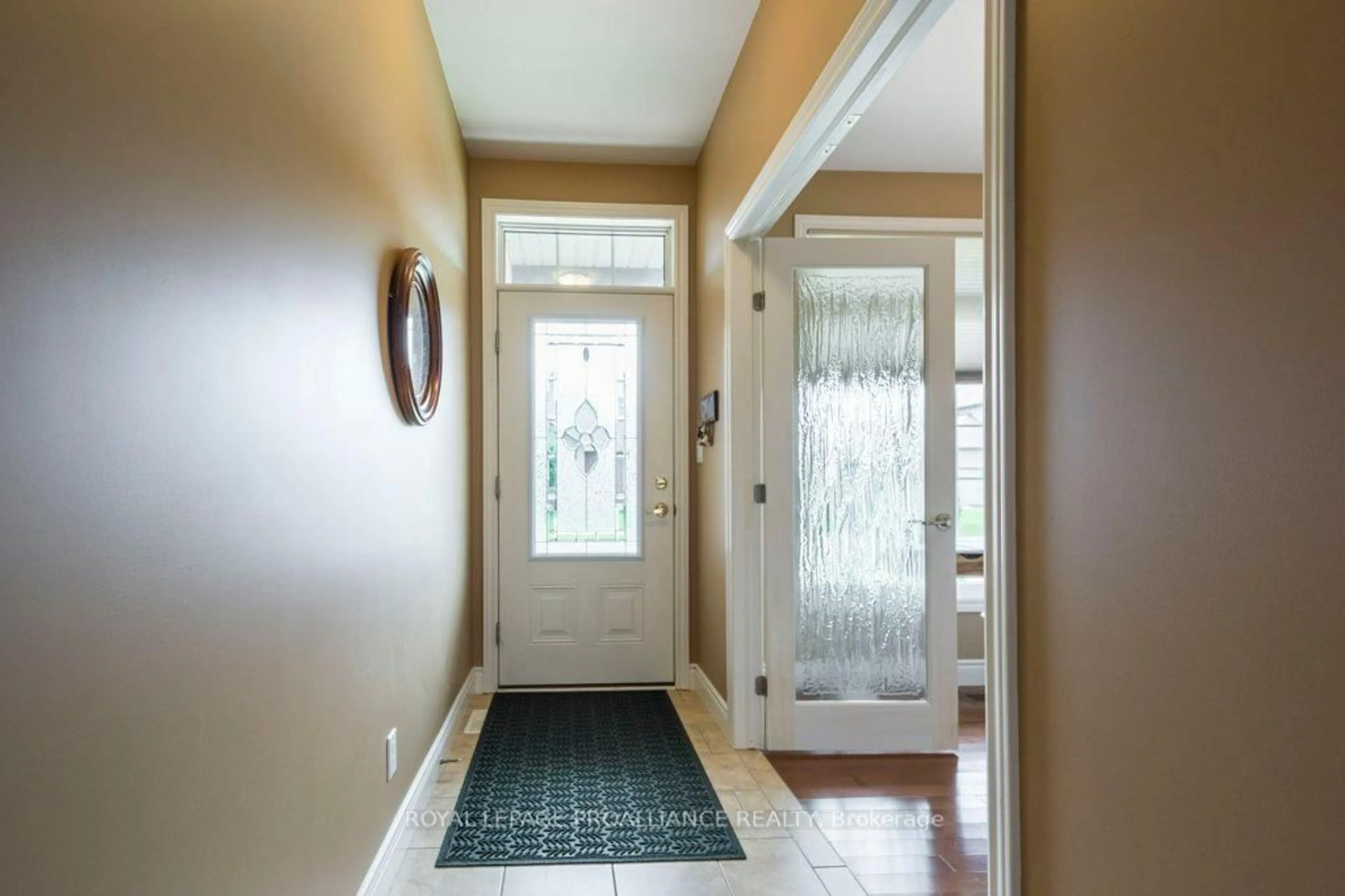 Indoor entryway for 60 Princeton Pl, Belleville Ontario K8N 0B3