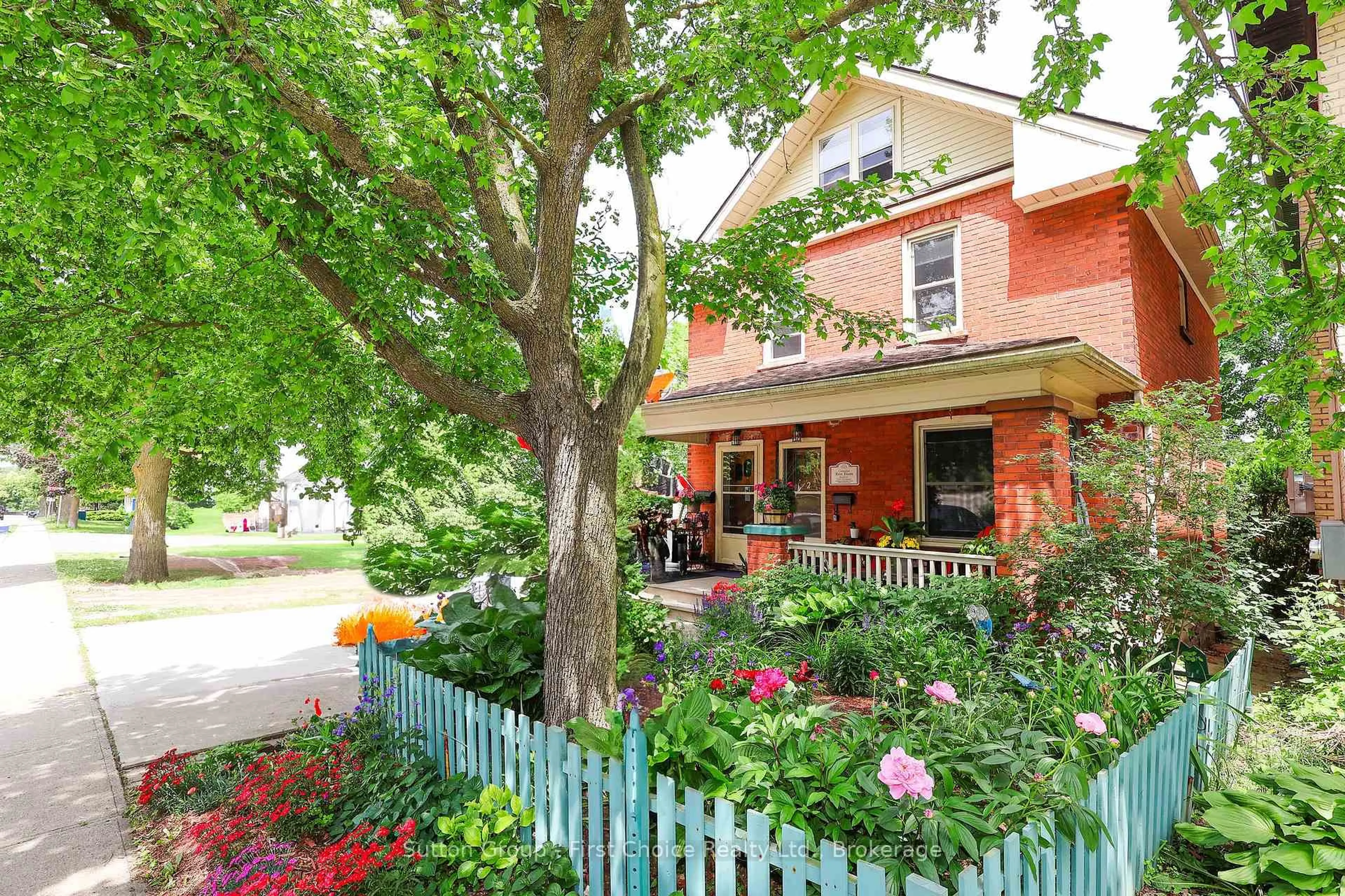 Patio, street for 74 Cobourg St, Stratford Ontario N5A 3E6