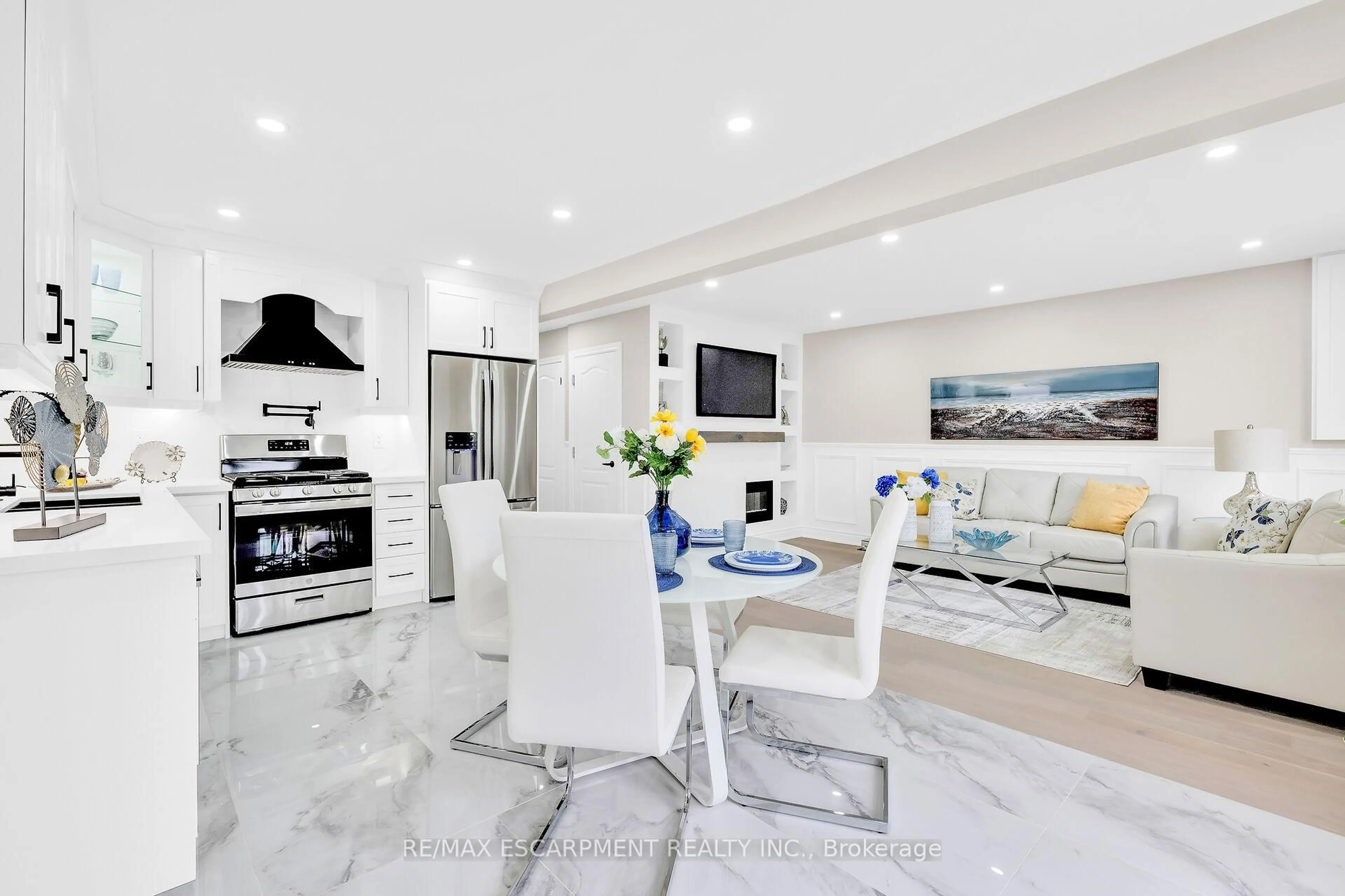 Contemporary kitchen, ceramic/tile floor for 944 Concession St, Hamilton Ontario L8V 1G2