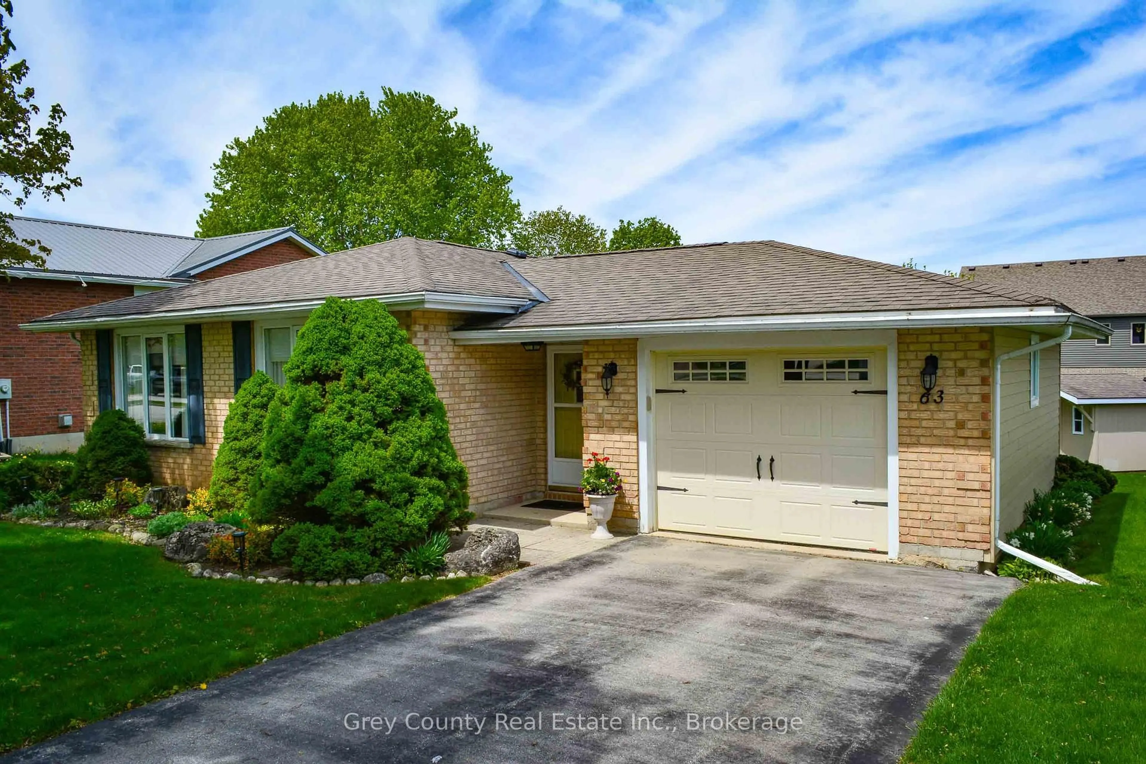 Home with brick exterior material, street for 63 GRAYVIEW Dr, Grey Highlands Ontario N0C 1H0