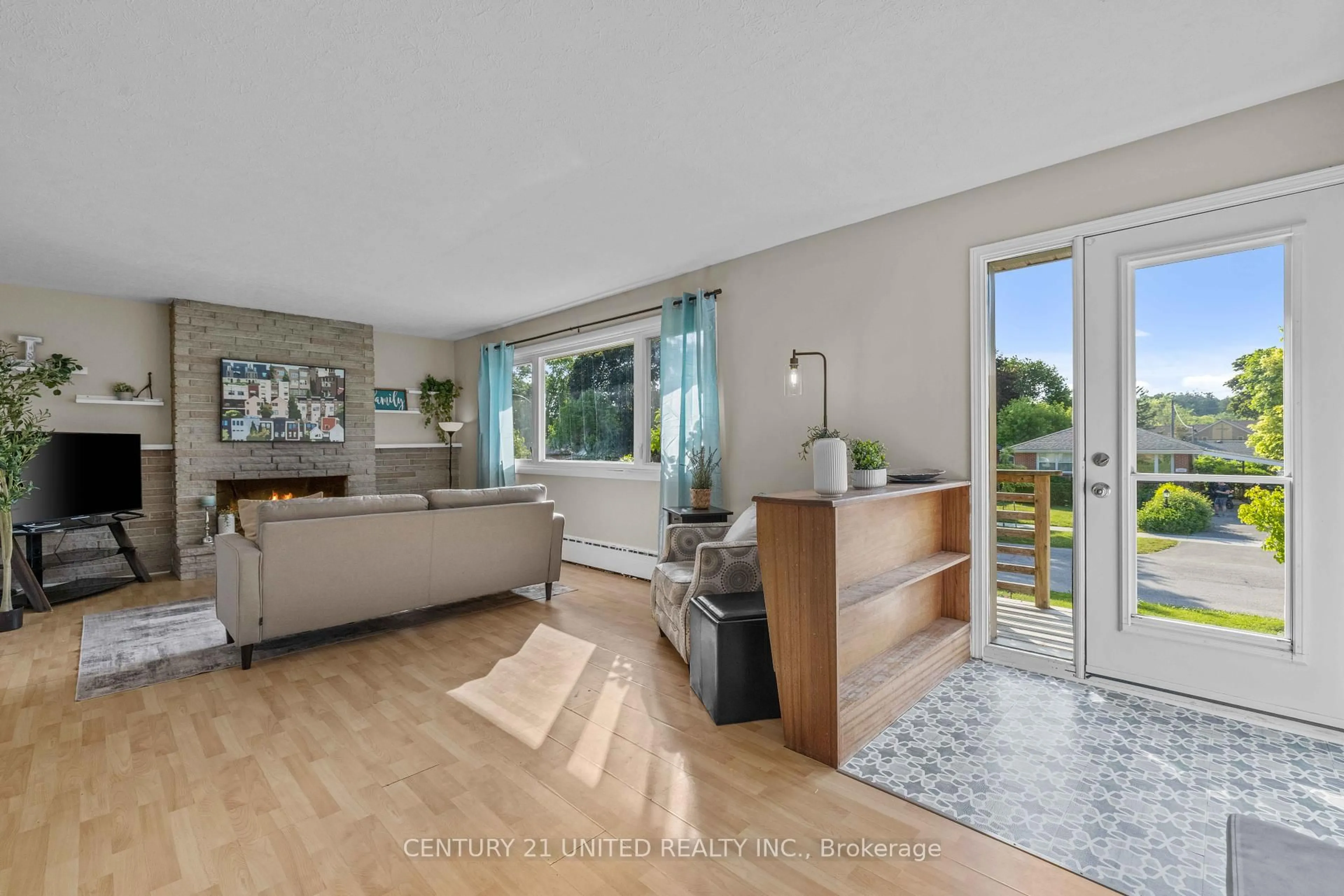 Open concept kitchen, unknown for 1056 Glebemount Cres, Peterborough North Ontario K9H 6M3