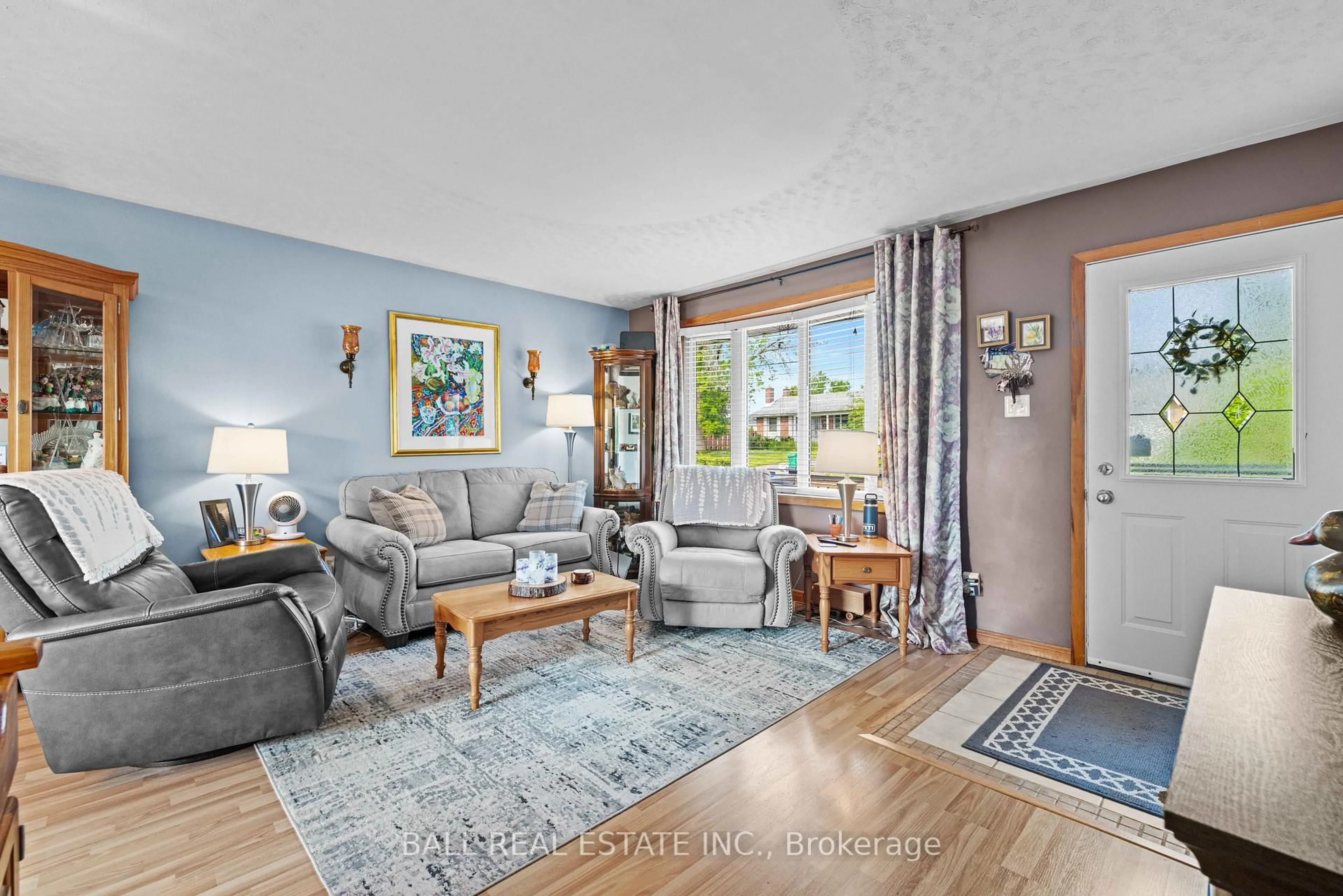 Living room with furniture, unknown for 171 Herbert St, Peterborough North Ontario K9H 6J1