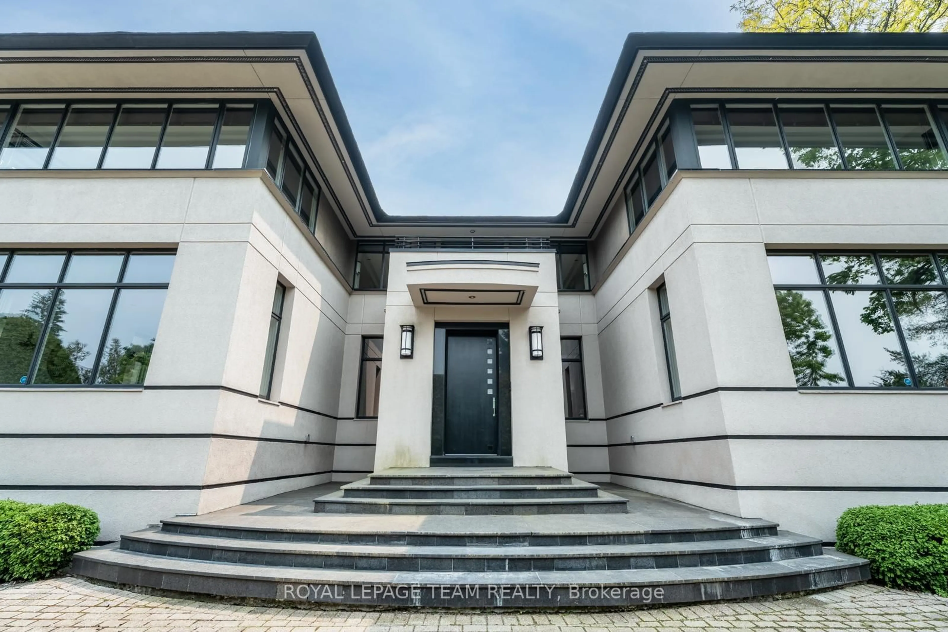 Unknown for 725 Manor Ave, Ottawa Ontario K1M 0E4