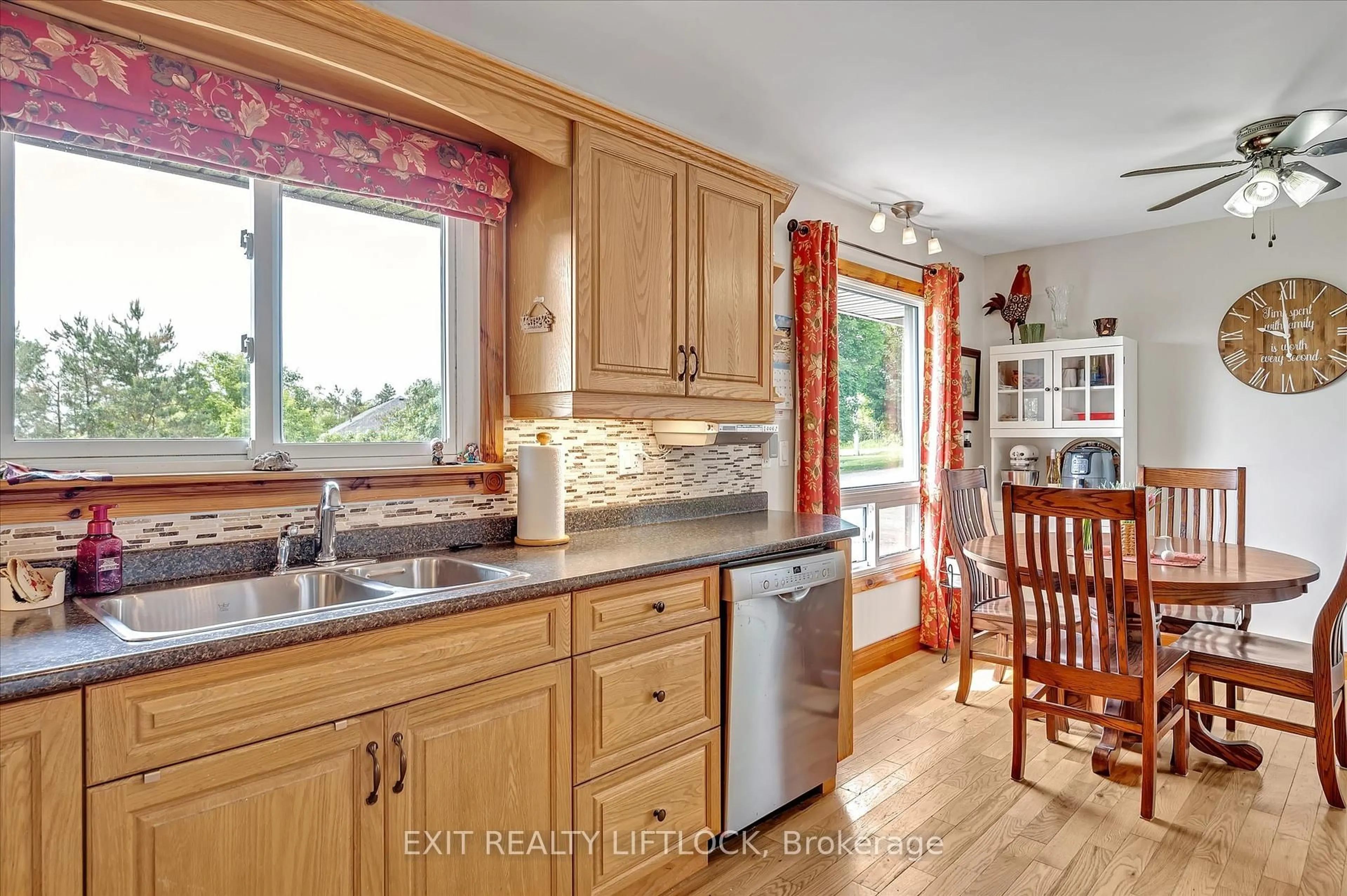 Open concept kitchen, unknown for 243 Stewart Line, Cavan Monaghan Ontario L0A 1C0