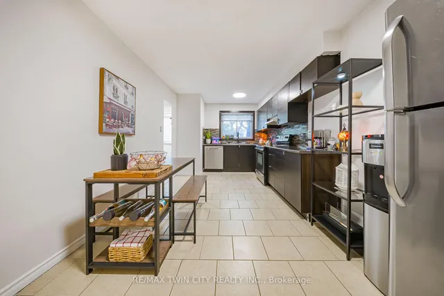 Additional property image - 391 Pioneer Dr Unit 3