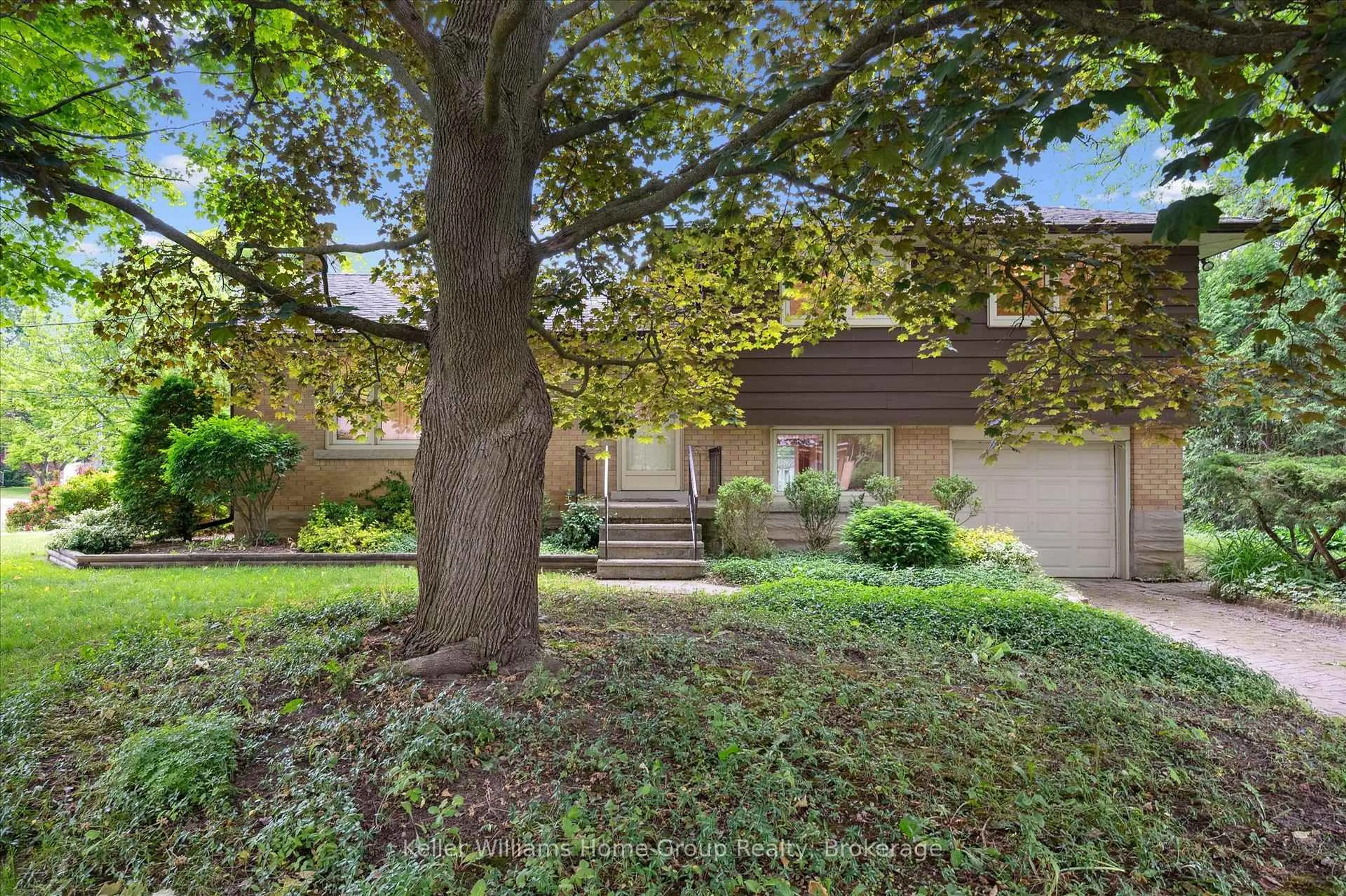 Unknown for 34 Hales Cres, Guelph Ontario N1G 1P6