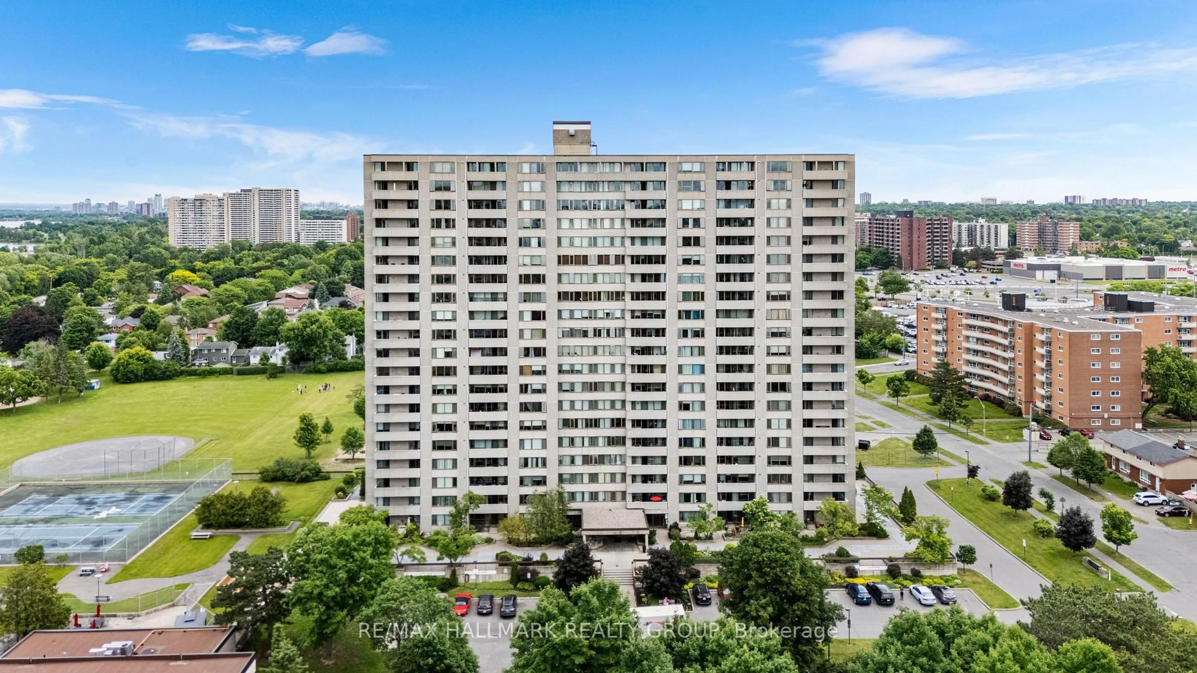A pic from outside/outdoor area/front of a property/back of a property/a pic from drone, city buildings view from balcony for 2625 Regina St #2103, Ottawa Ontario K2B 5W8