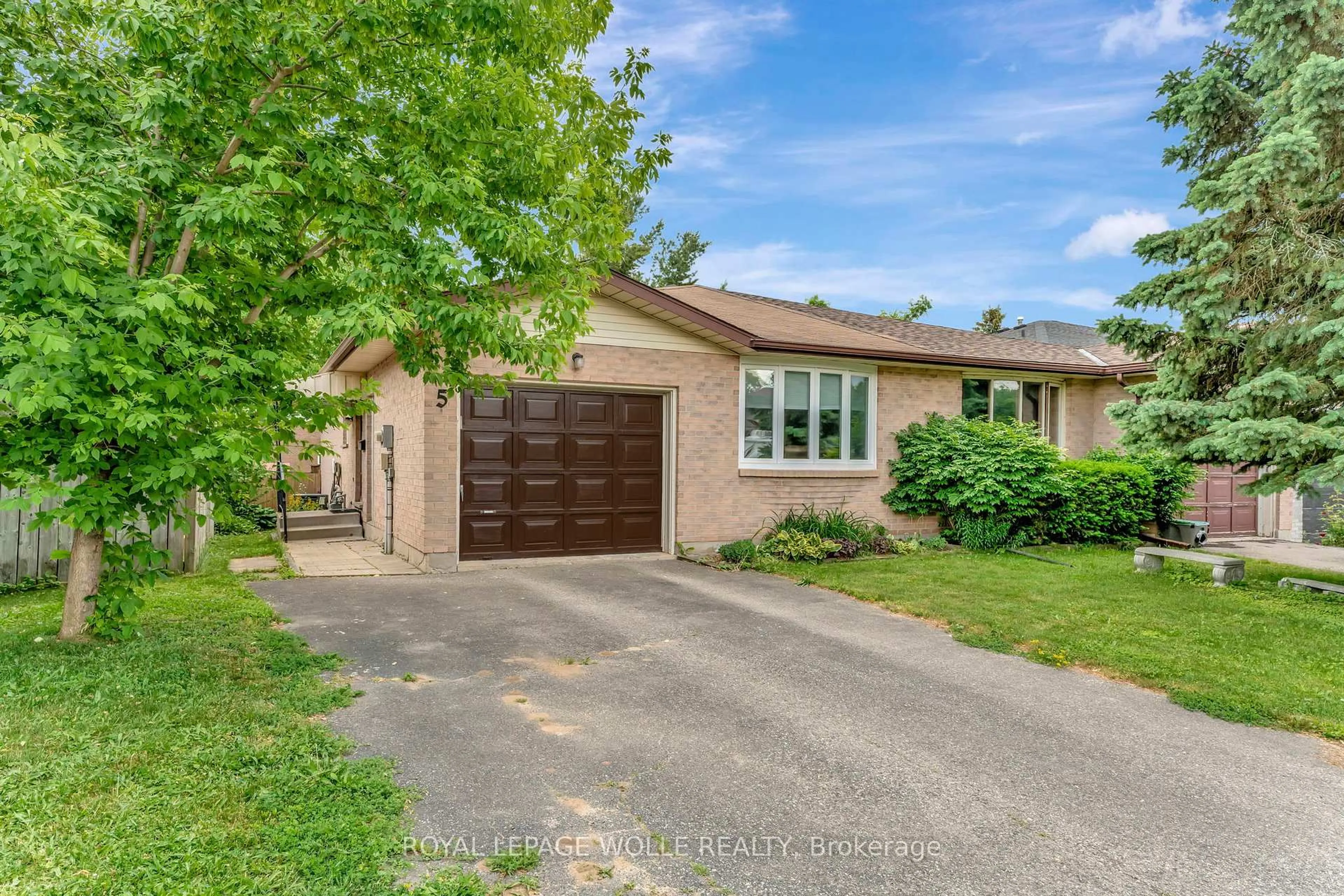 Home with brick exterior material, street for 5 Marcon Crt, Kitchener Ontario N2E 3G2