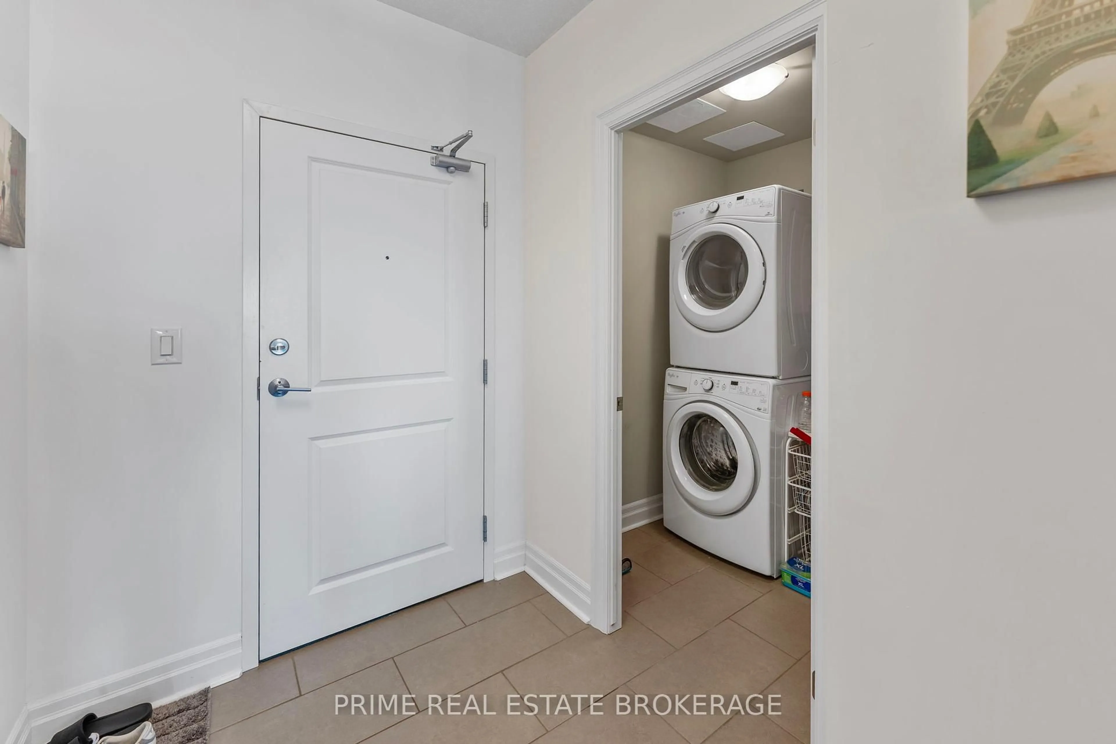Laundry room for 240 Village Walk Blvd #514, London North Ontario N6G 0P6