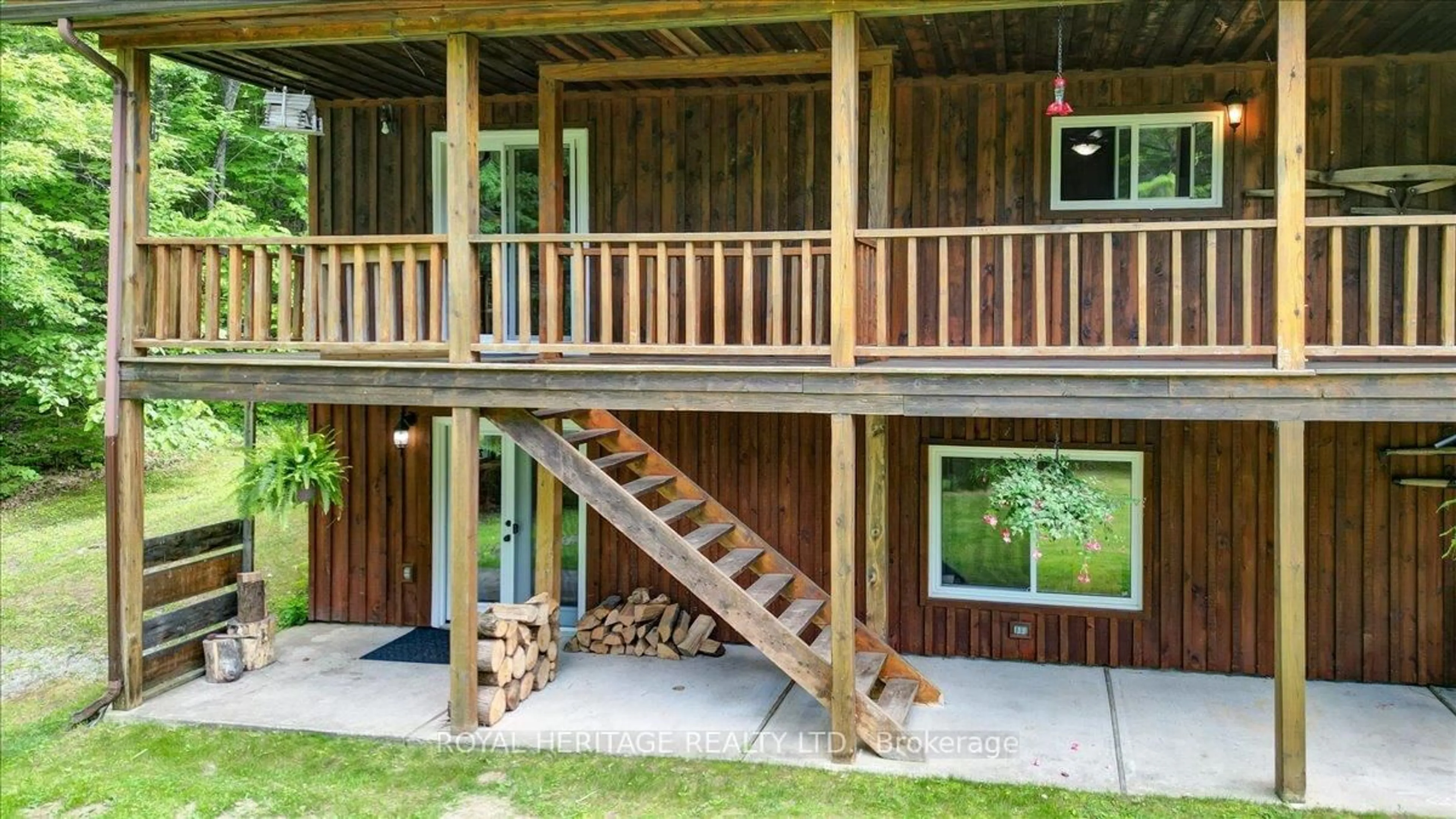 Patio, building for 192 Quarry Rd, Bancroft Ontario K0L 1C0