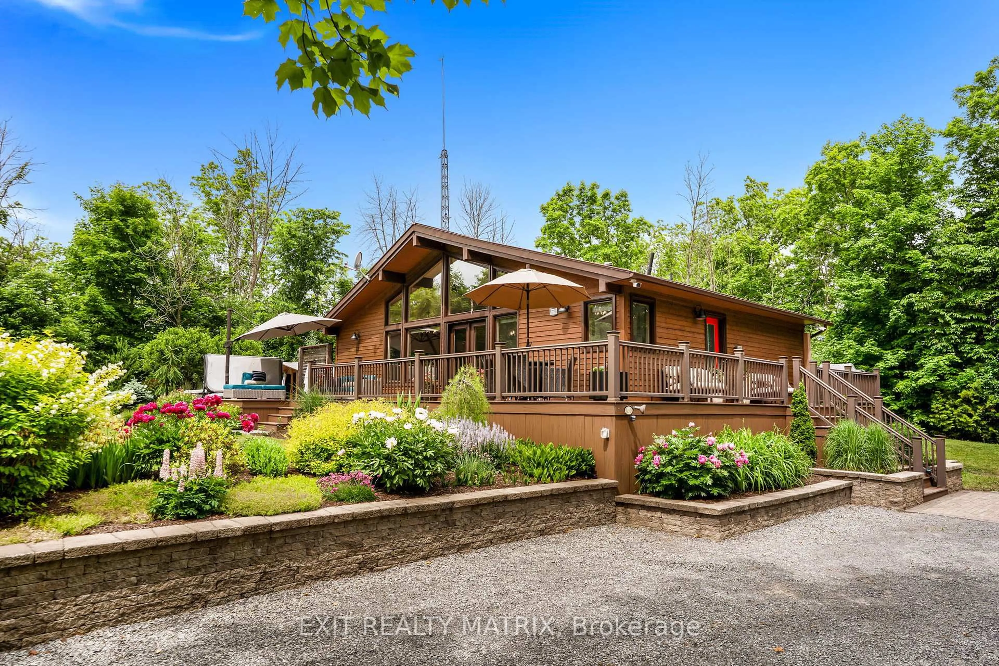 A pic from outside/outdoor area/front of a property/back of a property/a pic from drone, unknown for 1520 Smirle Rd, North Stormont Ontario K0A 1R0
