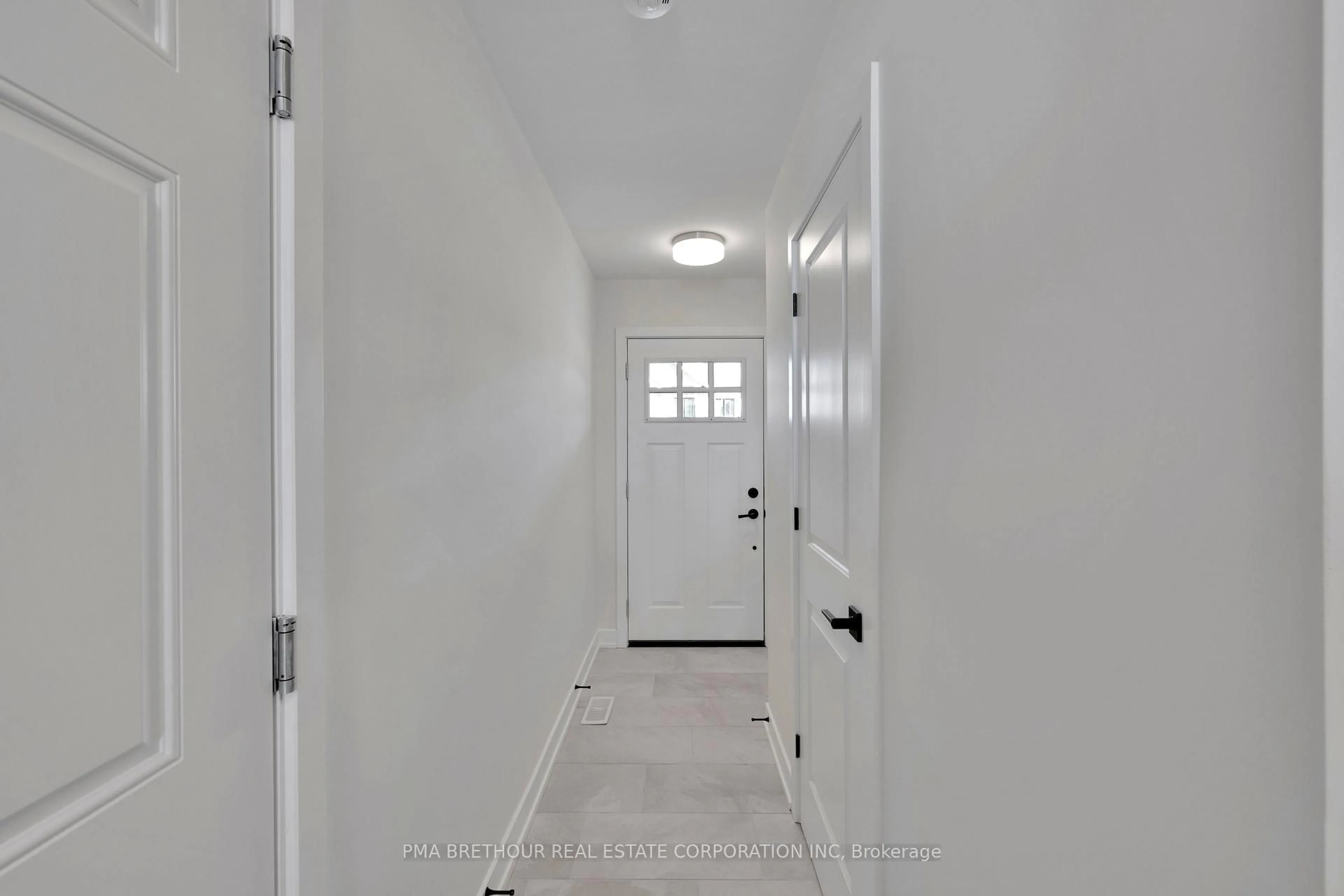 Indoor entryway for 728 St John St, Merrickville-Wolford Ontario K0G 1N0