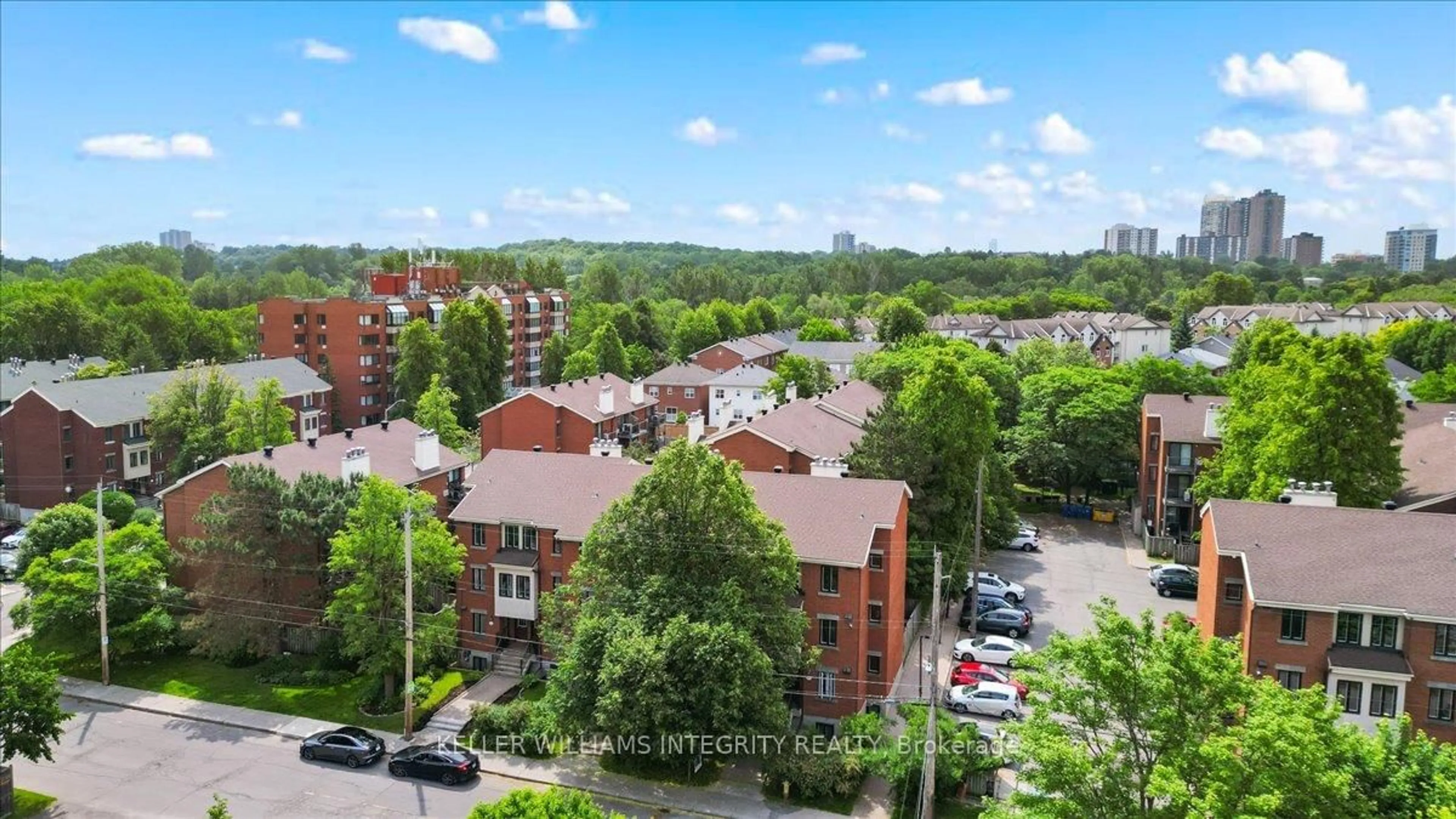 A pic from outside/outdoor area/front of a property/back of a property/a pic from drone, city buildings view from balcony for 1094 Blasdell Ave, Ottawa Ontario K1K 0C3