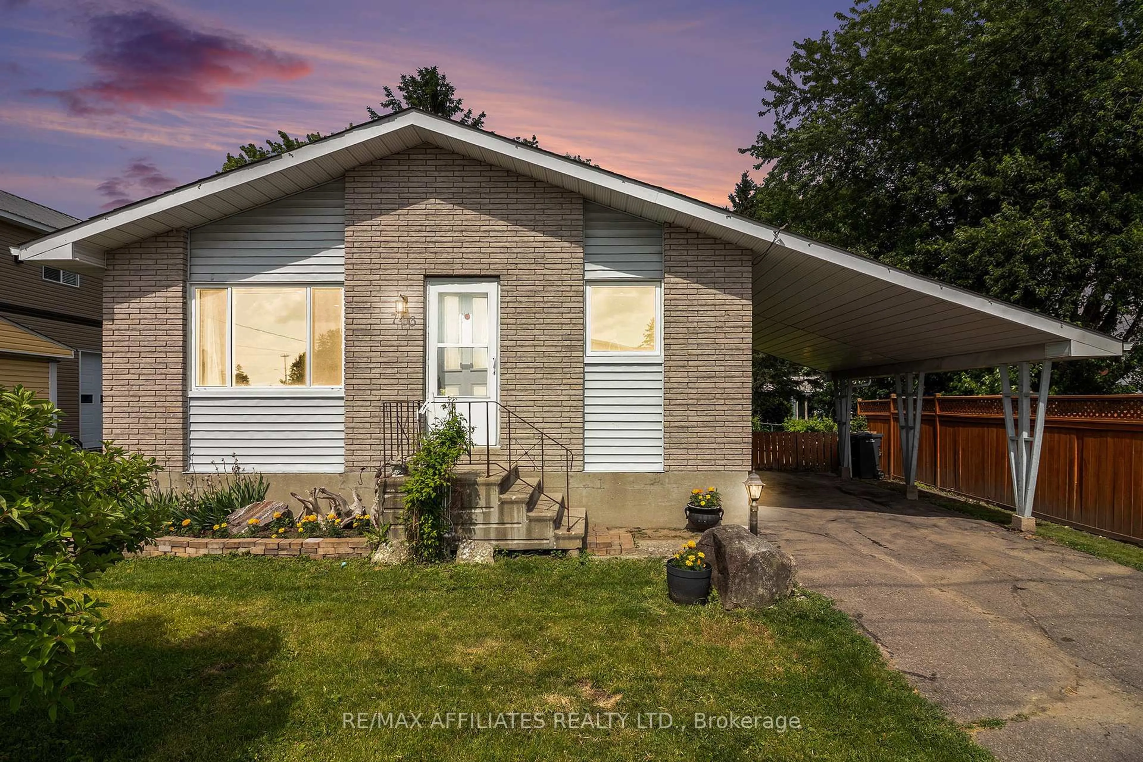 Home with vinyl exterior material, street for 746 St Jean St, Casselman Ontario K0A 1M0