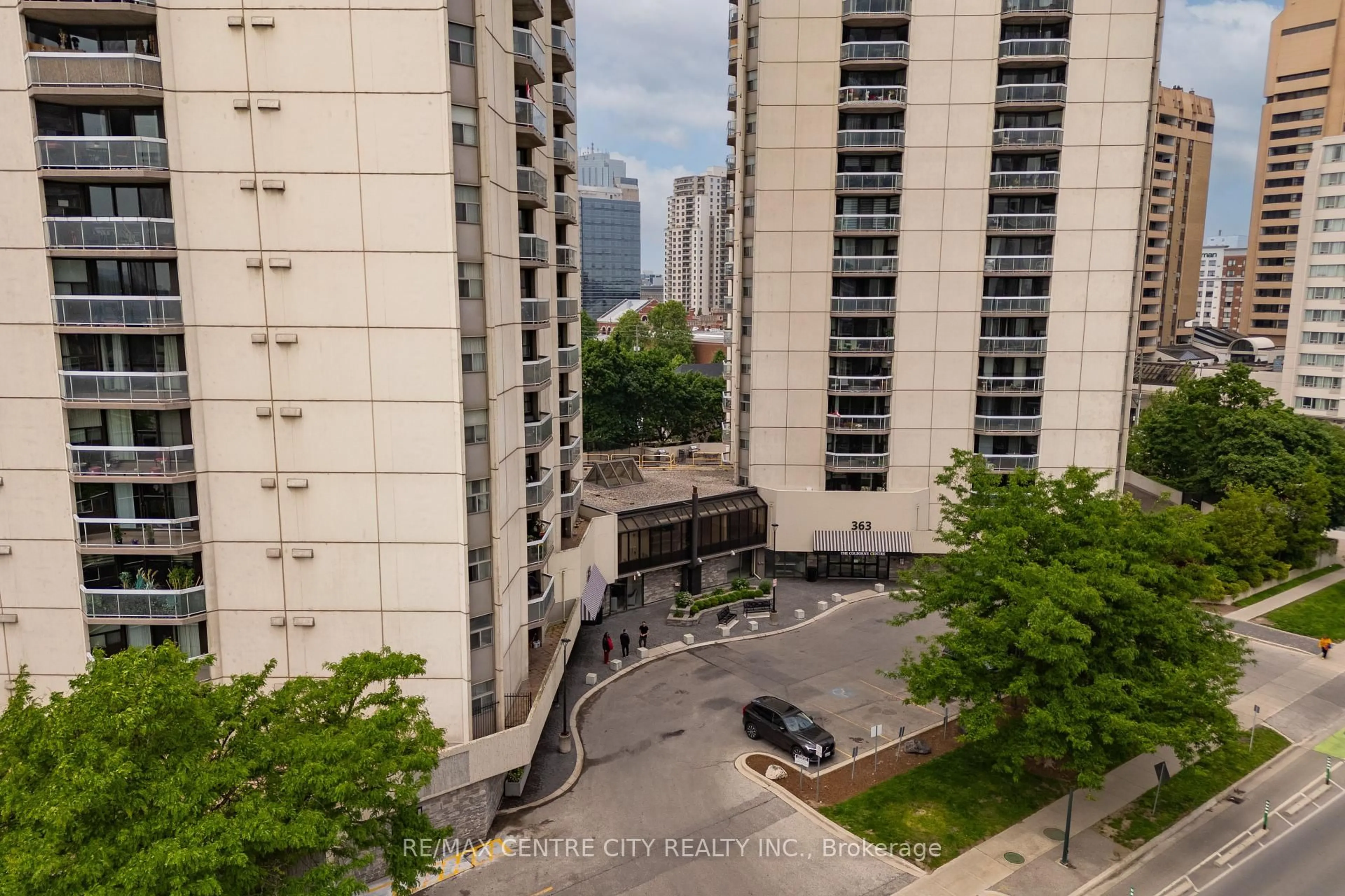 A pic from outside/outdoor area/front of a property/back of a property/a pic from drone, city buildings view from balcony for 363 Colborne St #1603, London East Ontario N6B 3N3