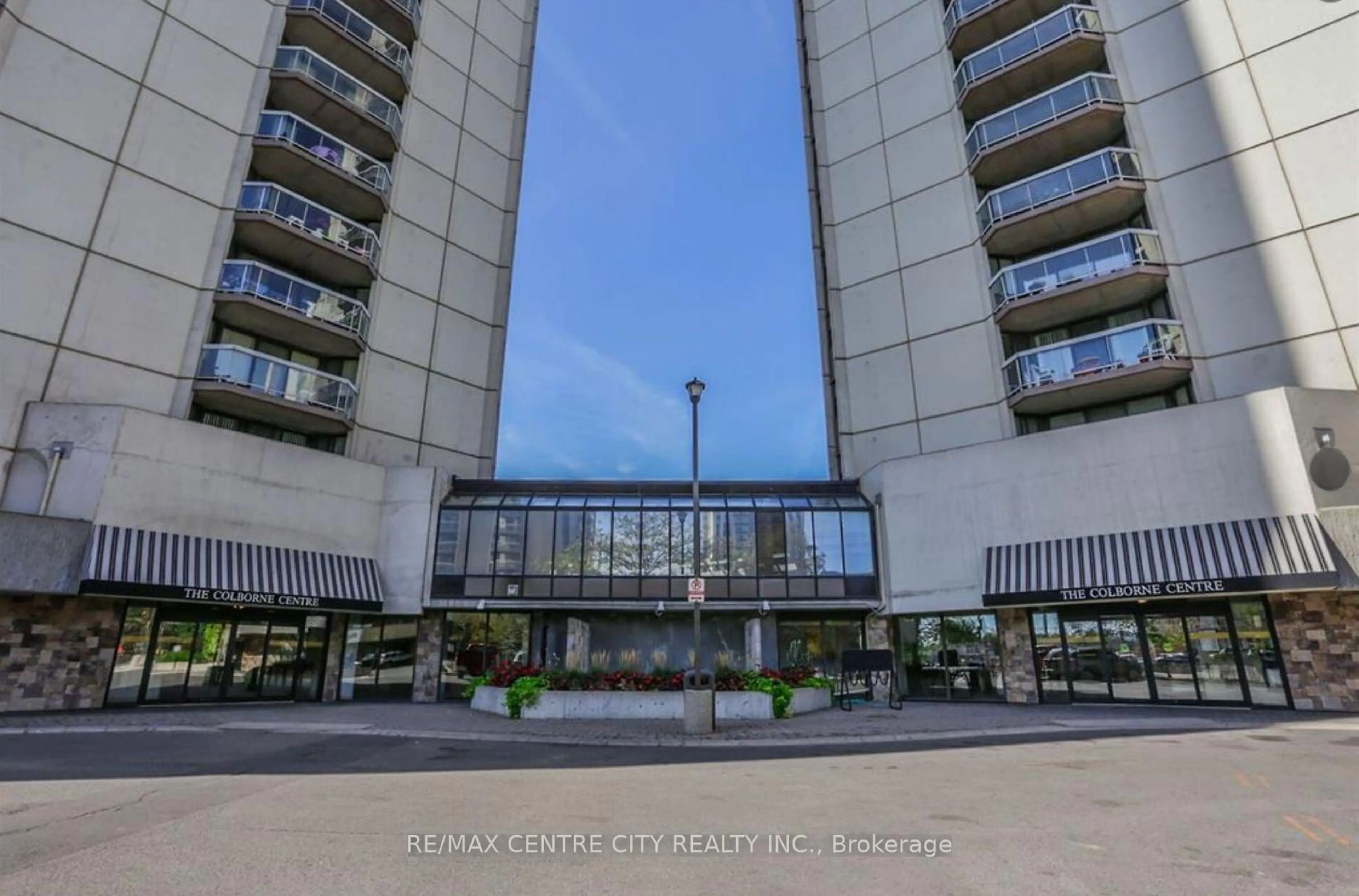 Indoor foyer for 363 Colborne St #1603, London East Ontario N6B 3N3