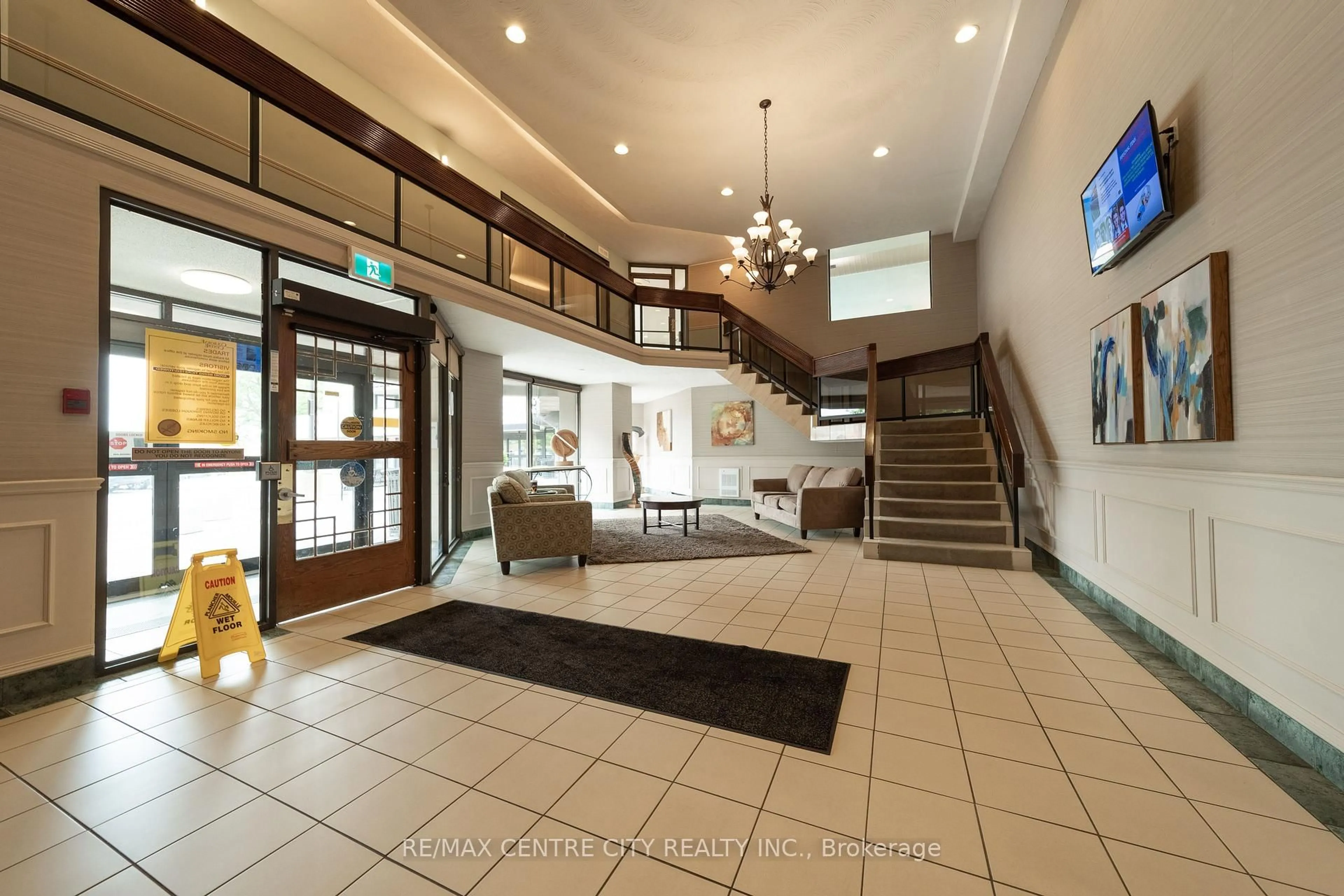 Unknown for 363 Colborne St #1603, London East Ontario N6B 3N3