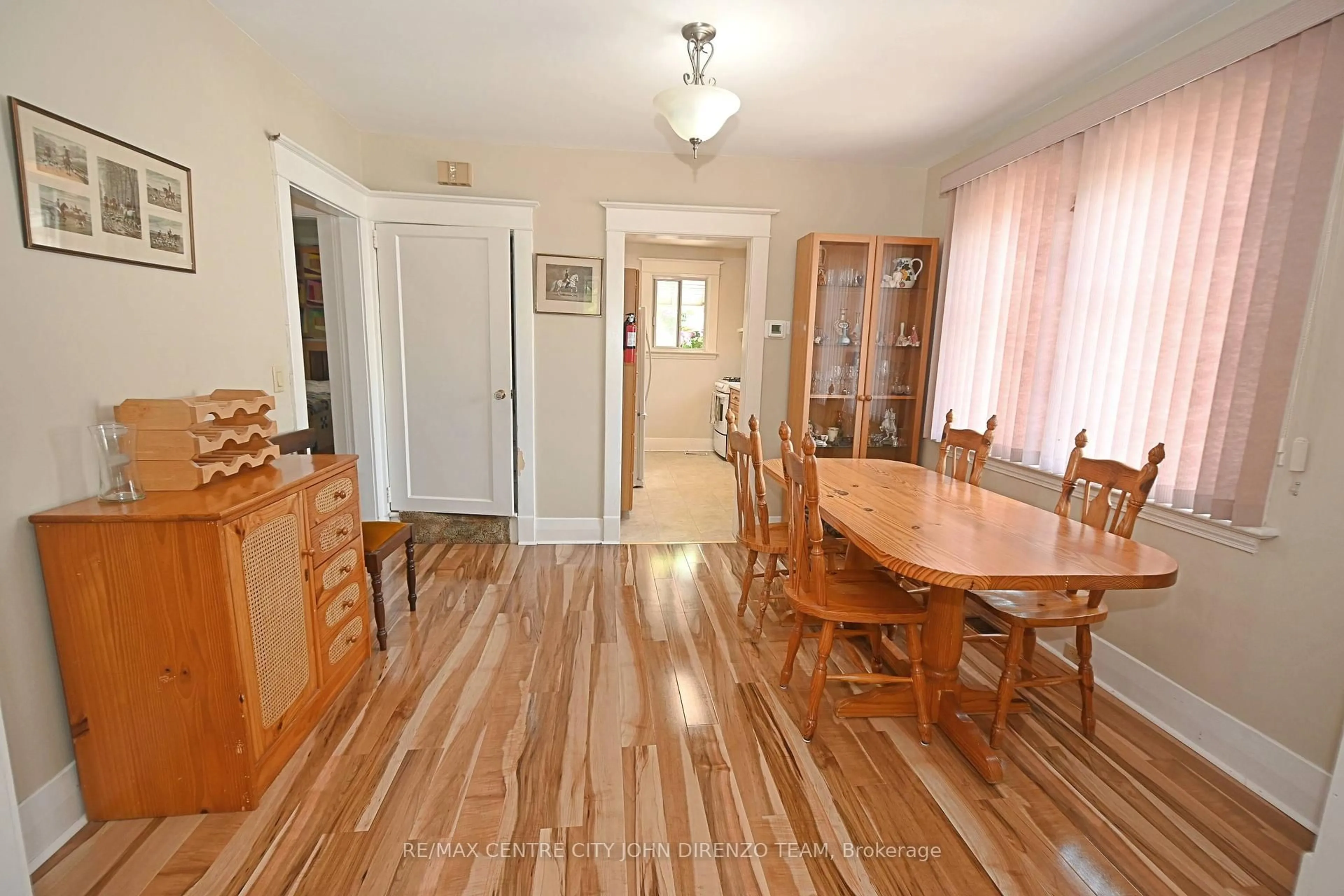 Dining room, wood/laminate floor for 85 Boullee St, London East Ontario N5Y 1T5