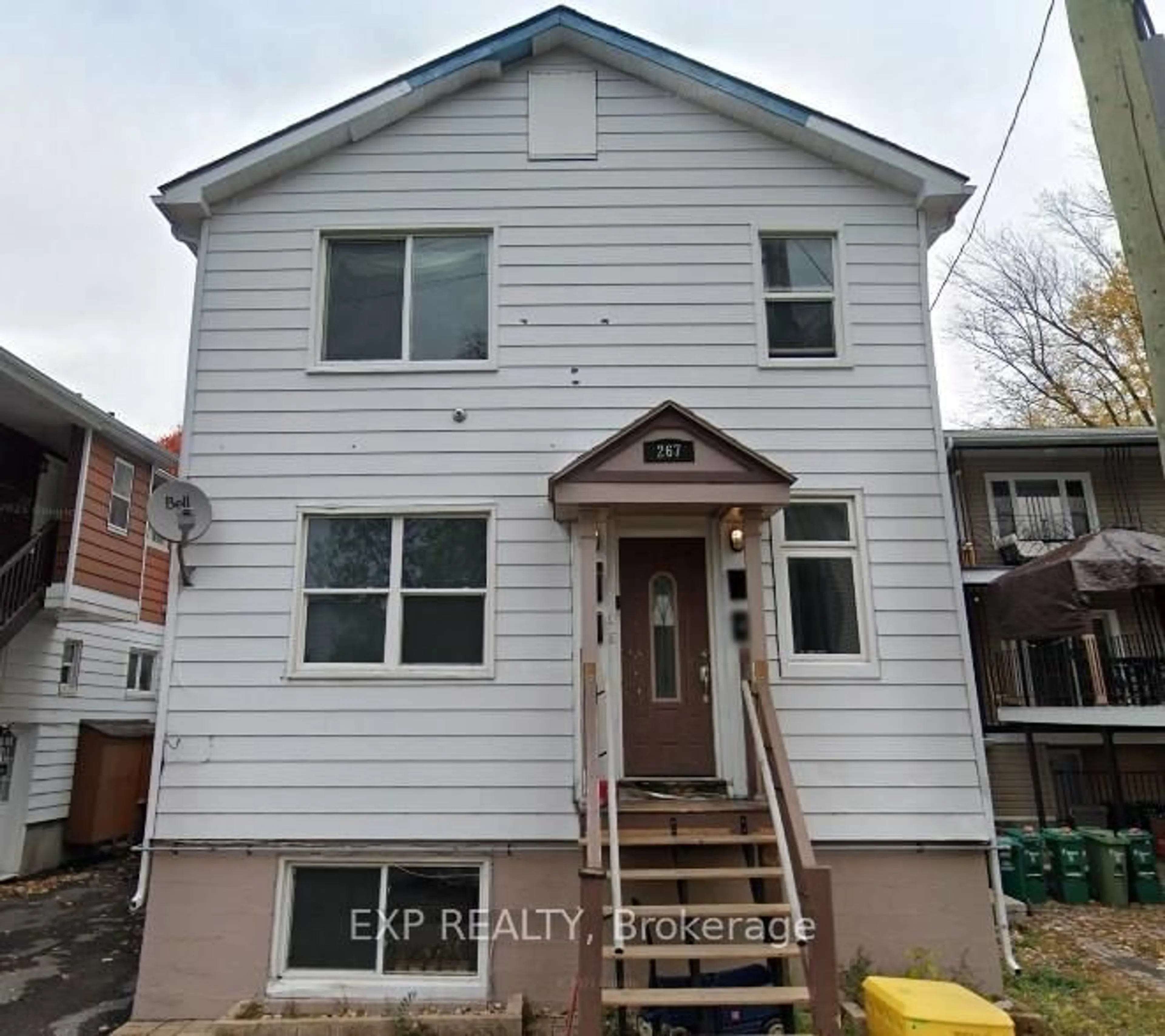 Home with vinyl exterior material, street for 267 Lalemant St, Ottawa Ontario K1L 7G1