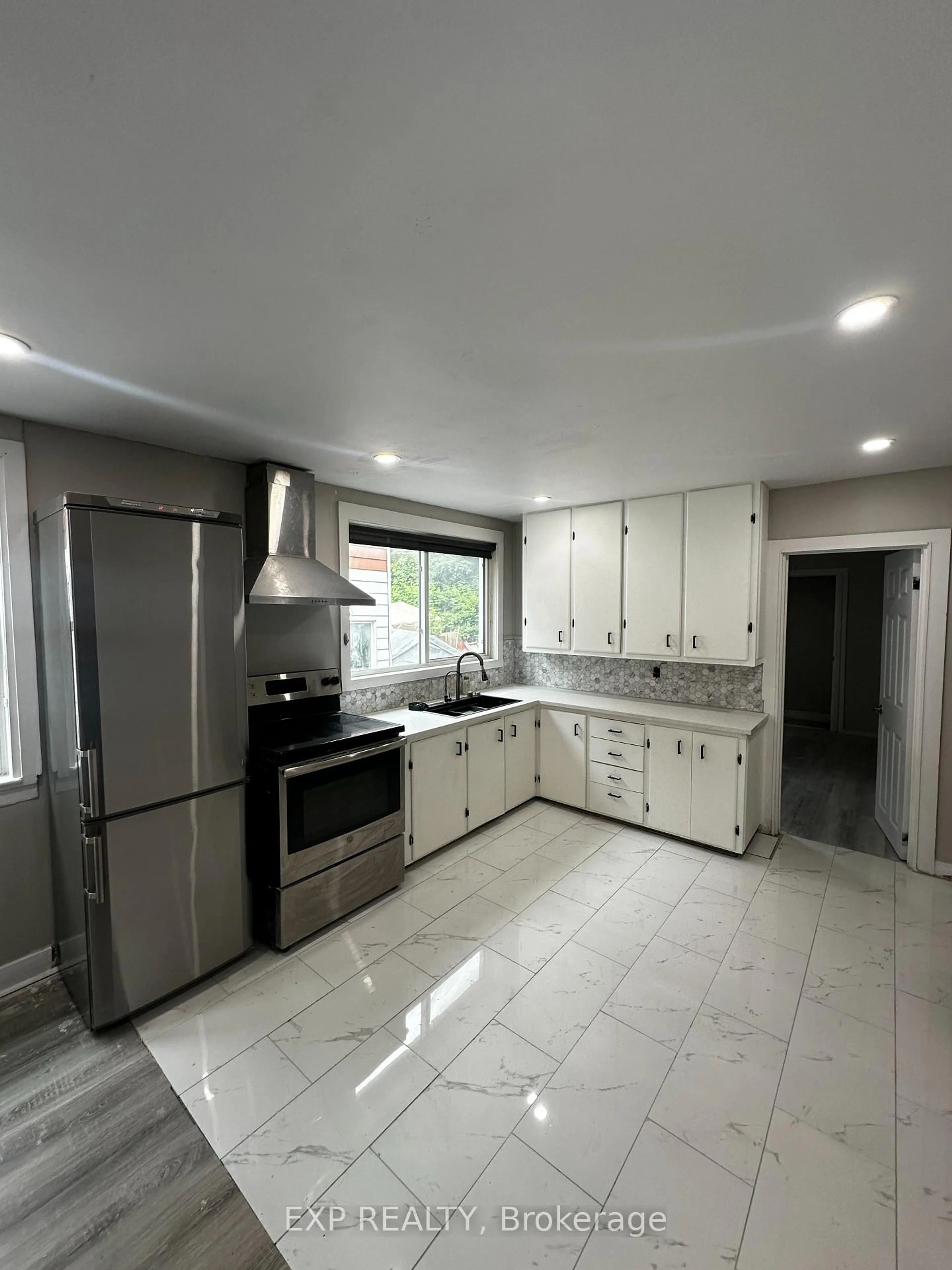 Unknown for 267 Lalemant St, Ottawa Ontario K1L 7G1