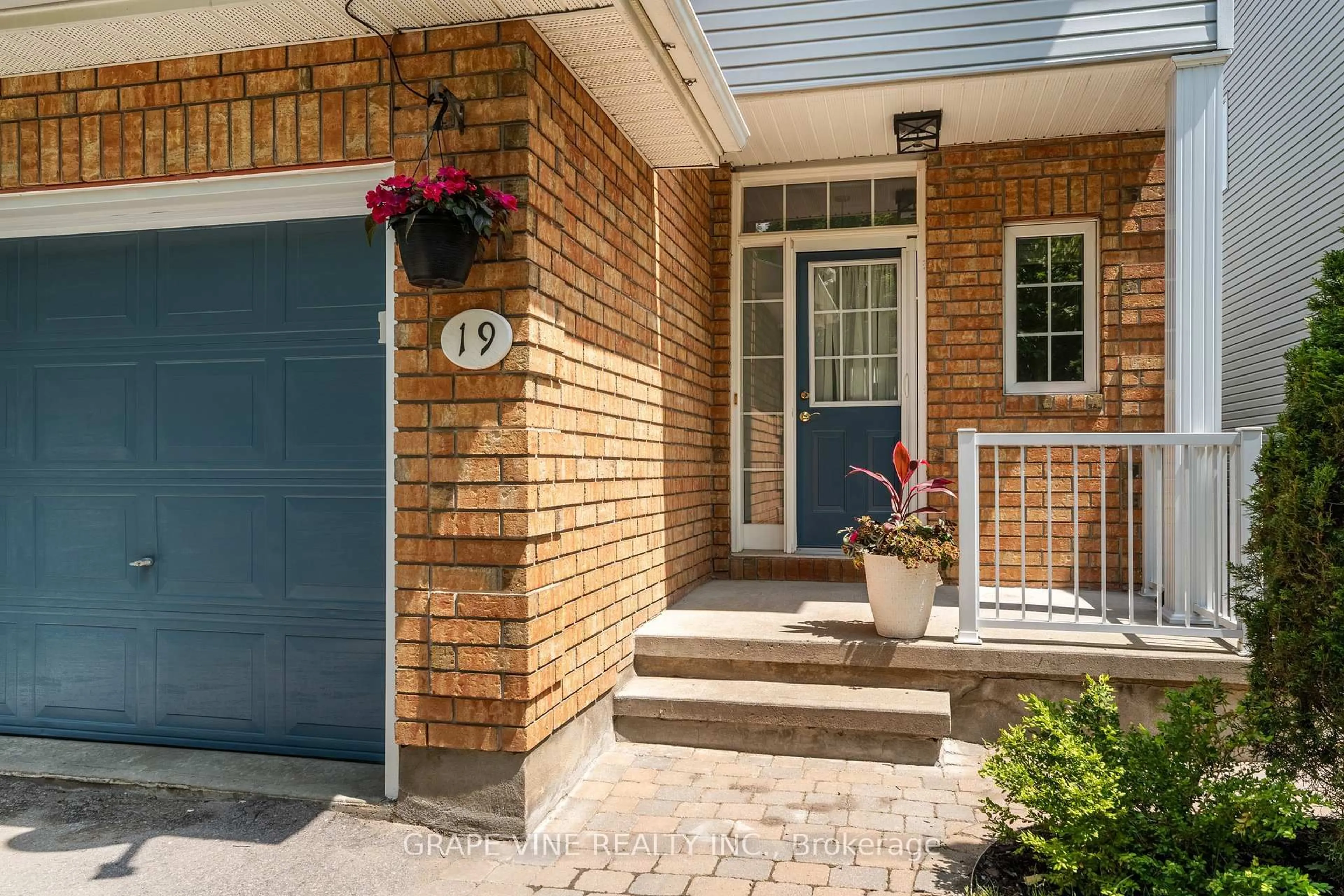 Home with brick exterior material, street for 19 Gray Cres, Ottawa Ontario K2K 3J5