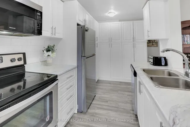 Additional property image - 262 Kenora Ave Unit 40