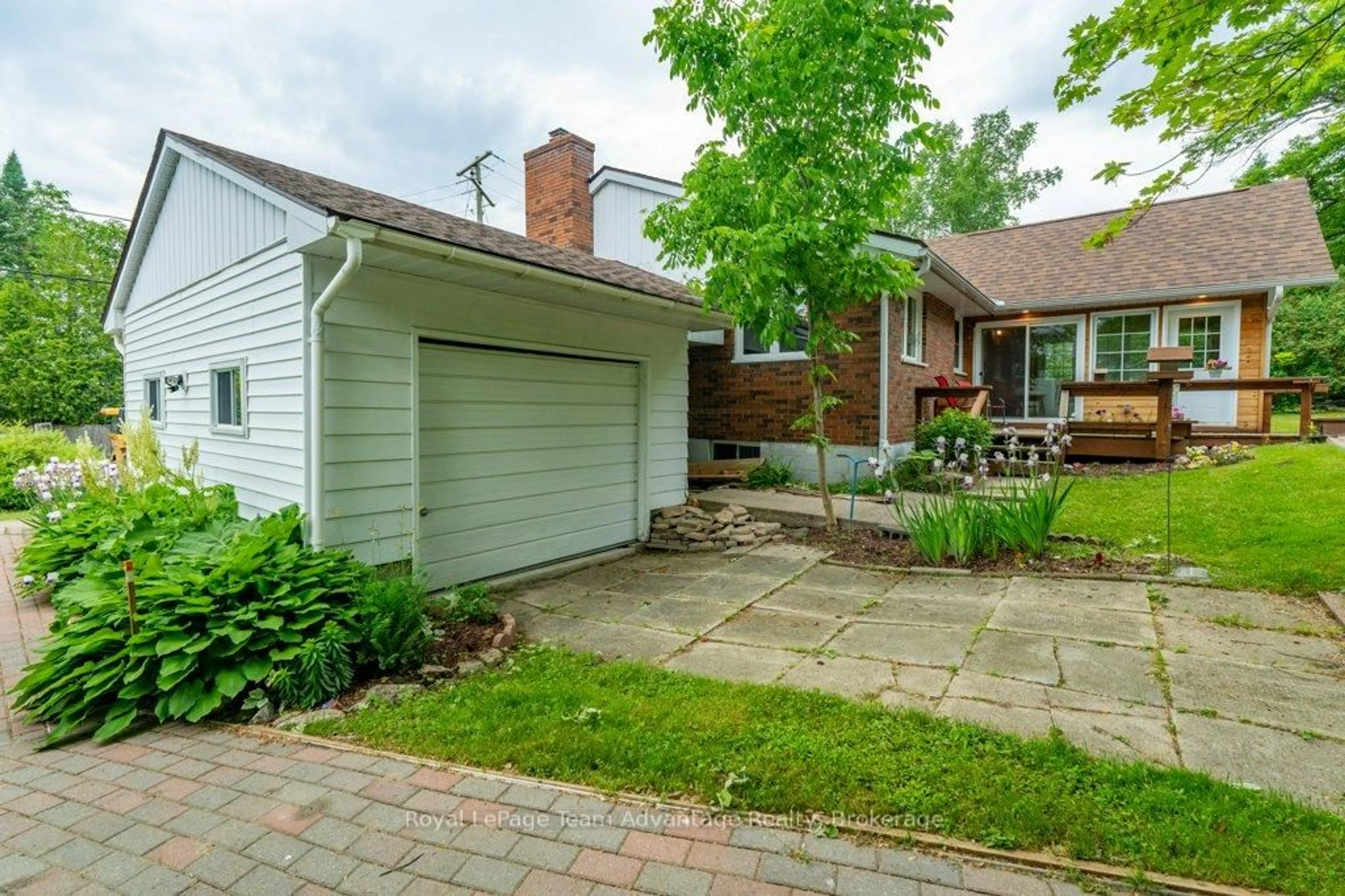 Patio, street for 1 Victoria Ave, Parry Sound Ontario P2A 2B9